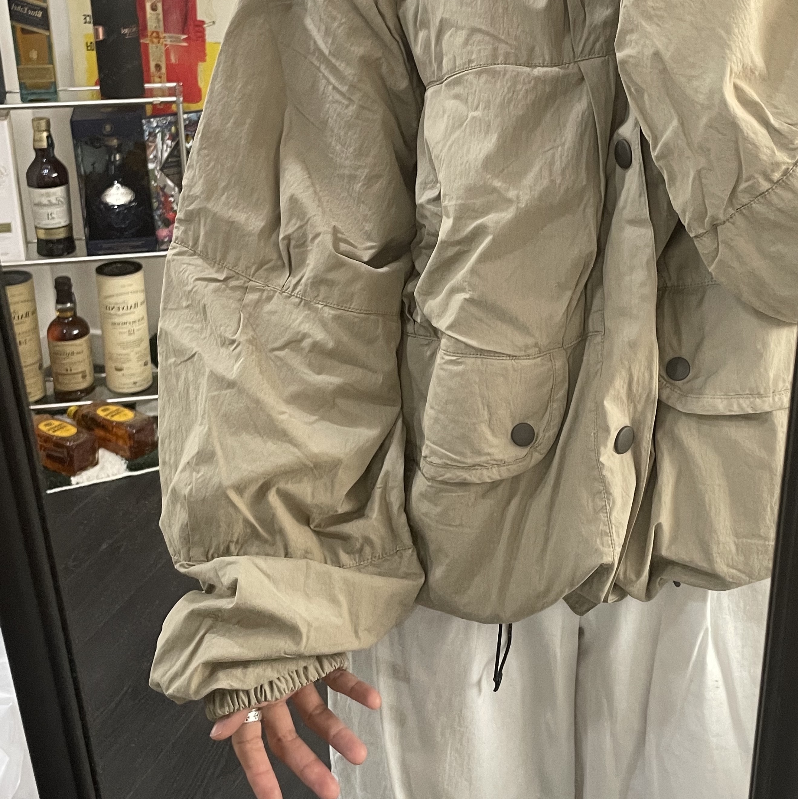 Our Legacy Exhale Puffa Parachute Poplin Metallic Sand 착용 스타일 - 3