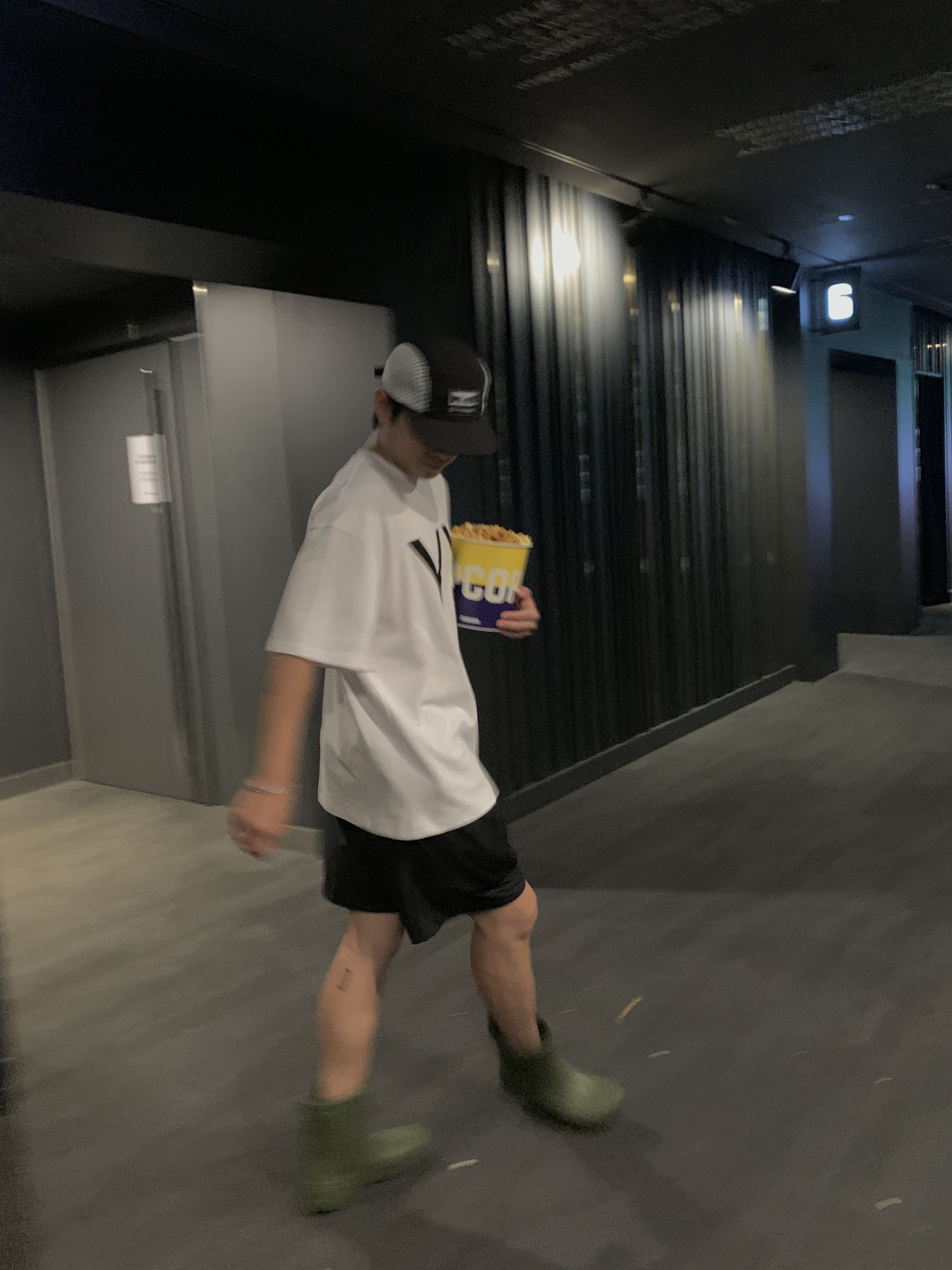 Helinox x Obey Camp Cap Black, Nike ACG Snowgrass Cargo Shorts Black - Asia 착용 스타일 - 2