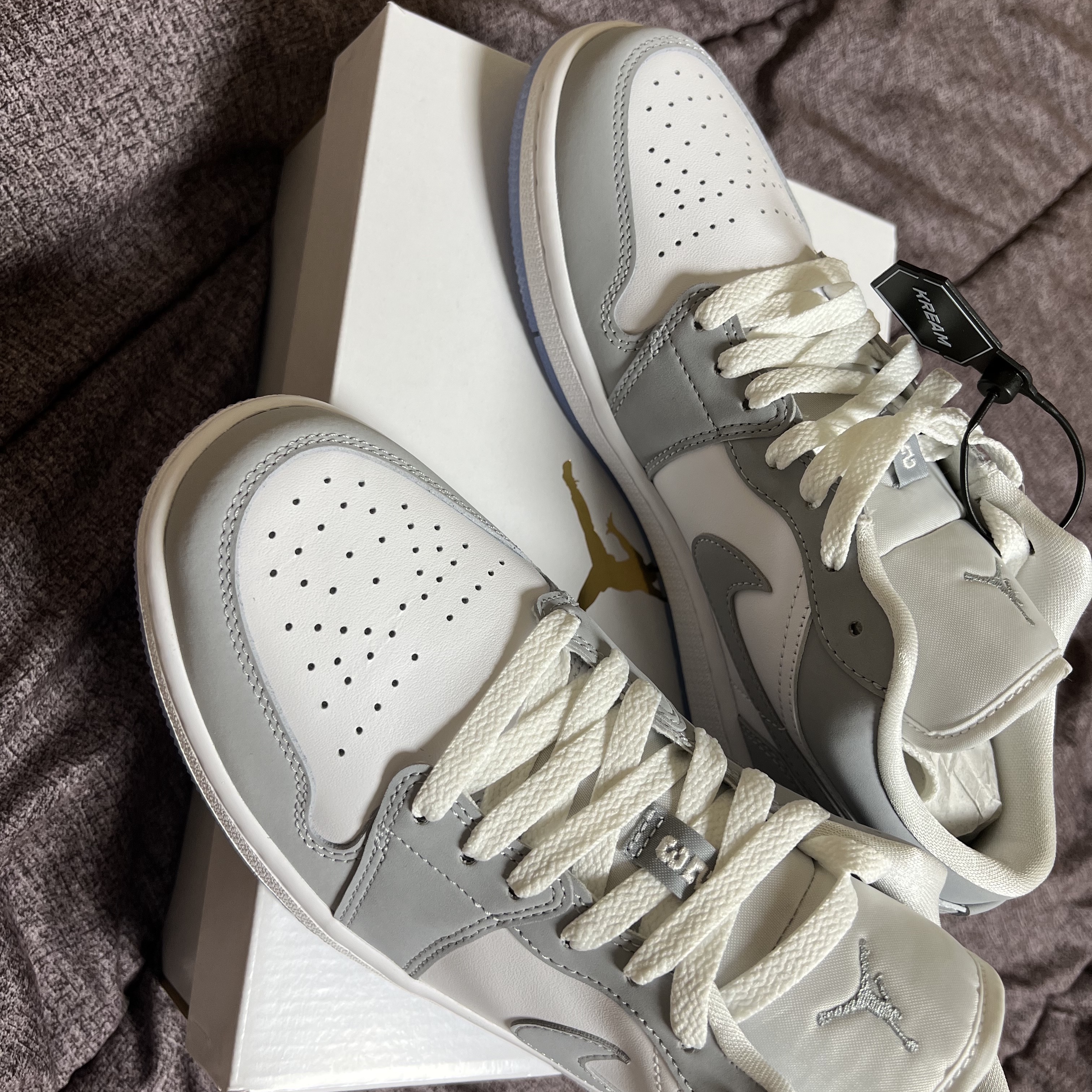 (W) Jordan 1 Low White Wolf Grey 착용 스타일 - 2
