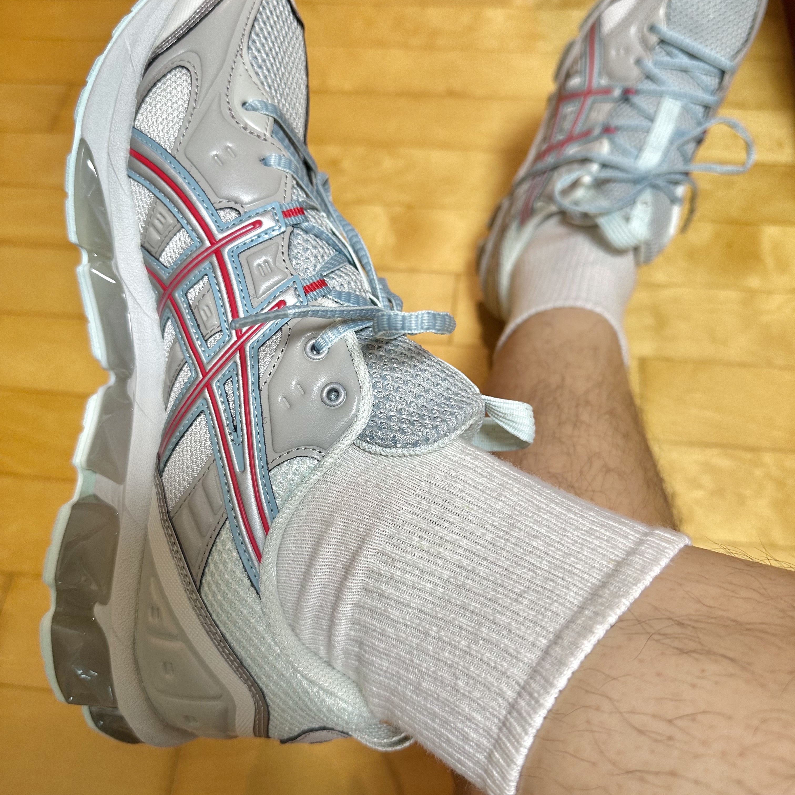 Asics US3-S Gel-Quantum 360 VII Kiso Glacier Grey 착용 스타일 - 3