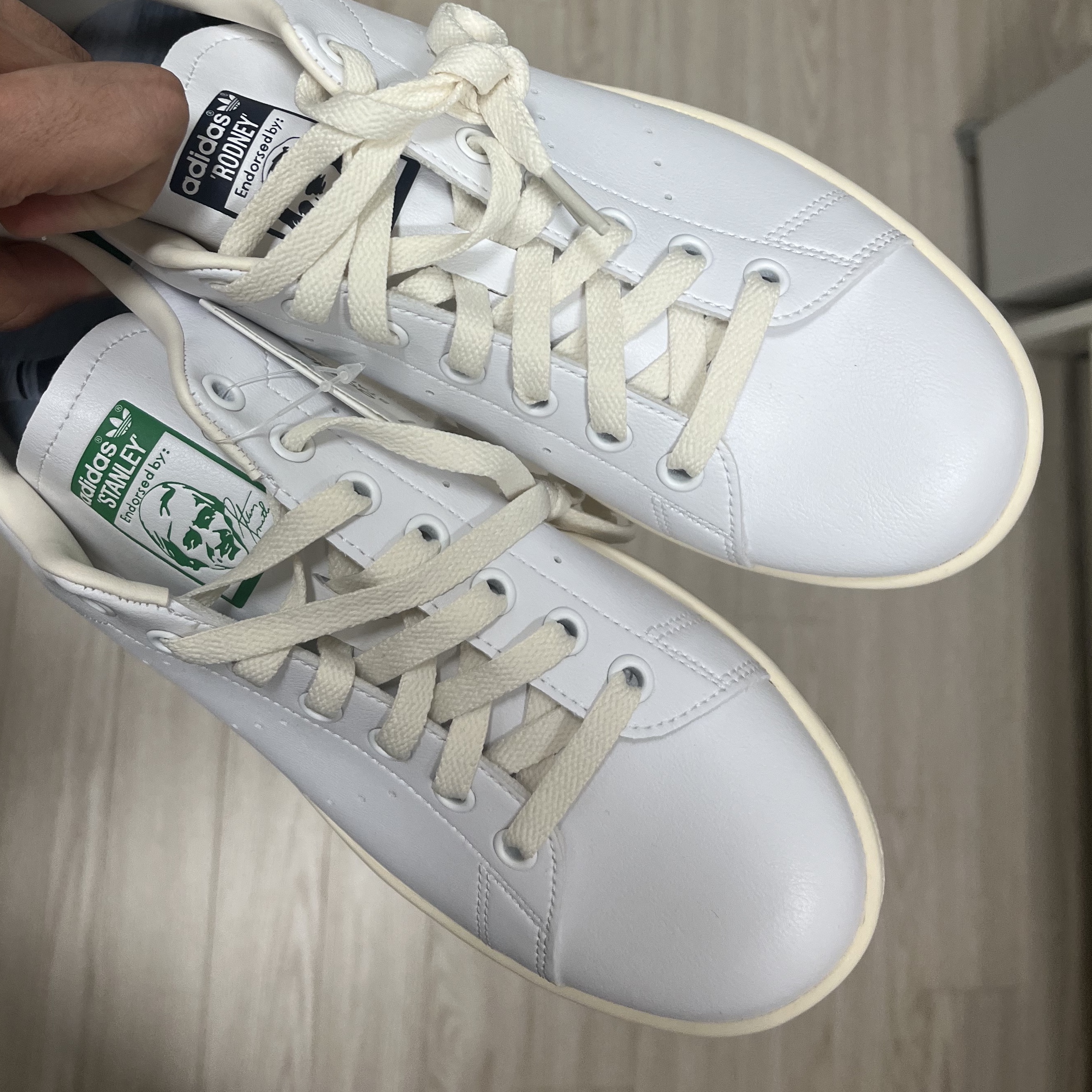 Adidas Stan Smith White Green Collegiate Navy 착용 스타일 - 1