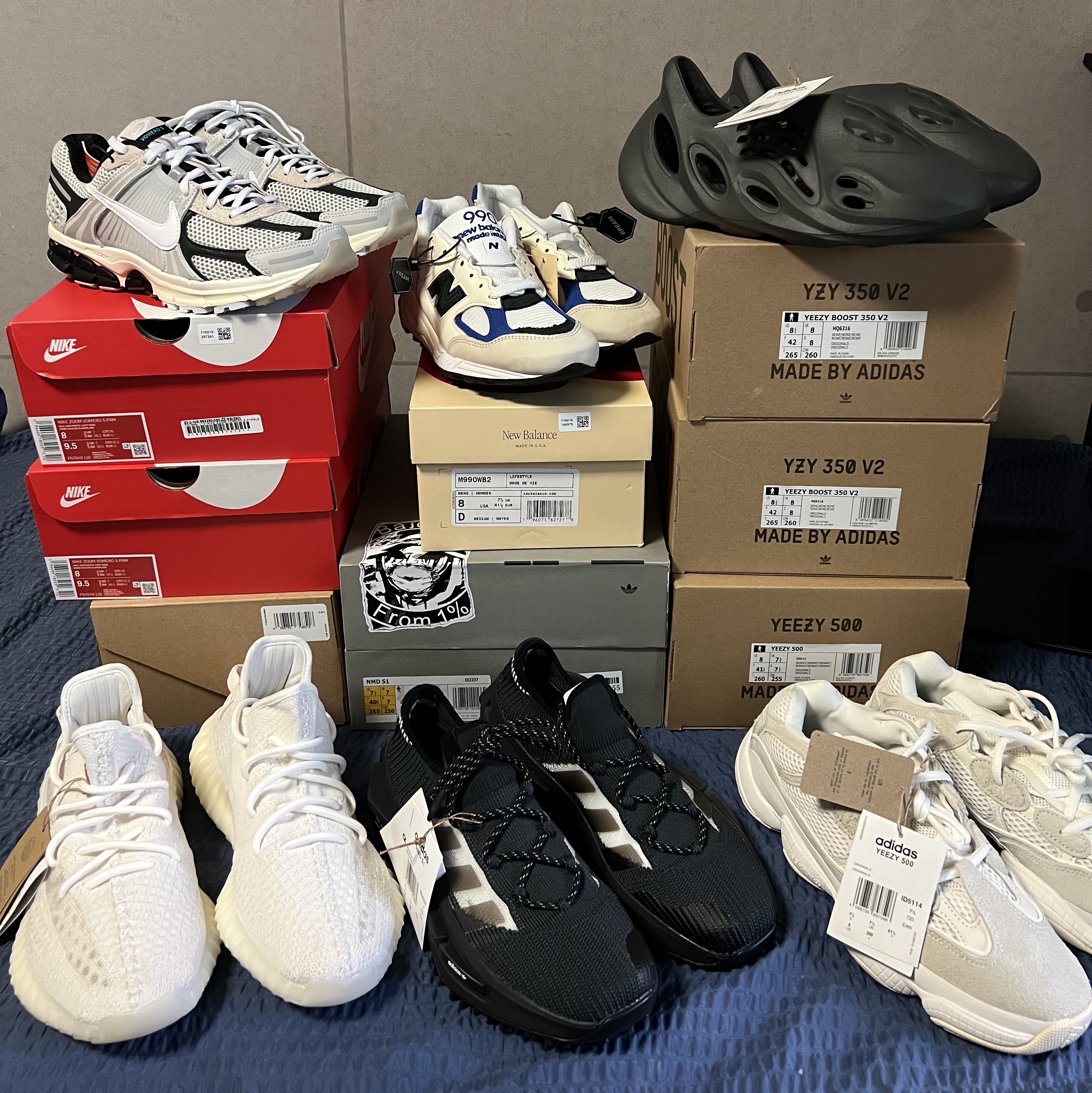 Nike Zoom Vomero 5 Light Bone and Black, Adidas Yeezy Boost 350 V2 Bone 착용 스타일