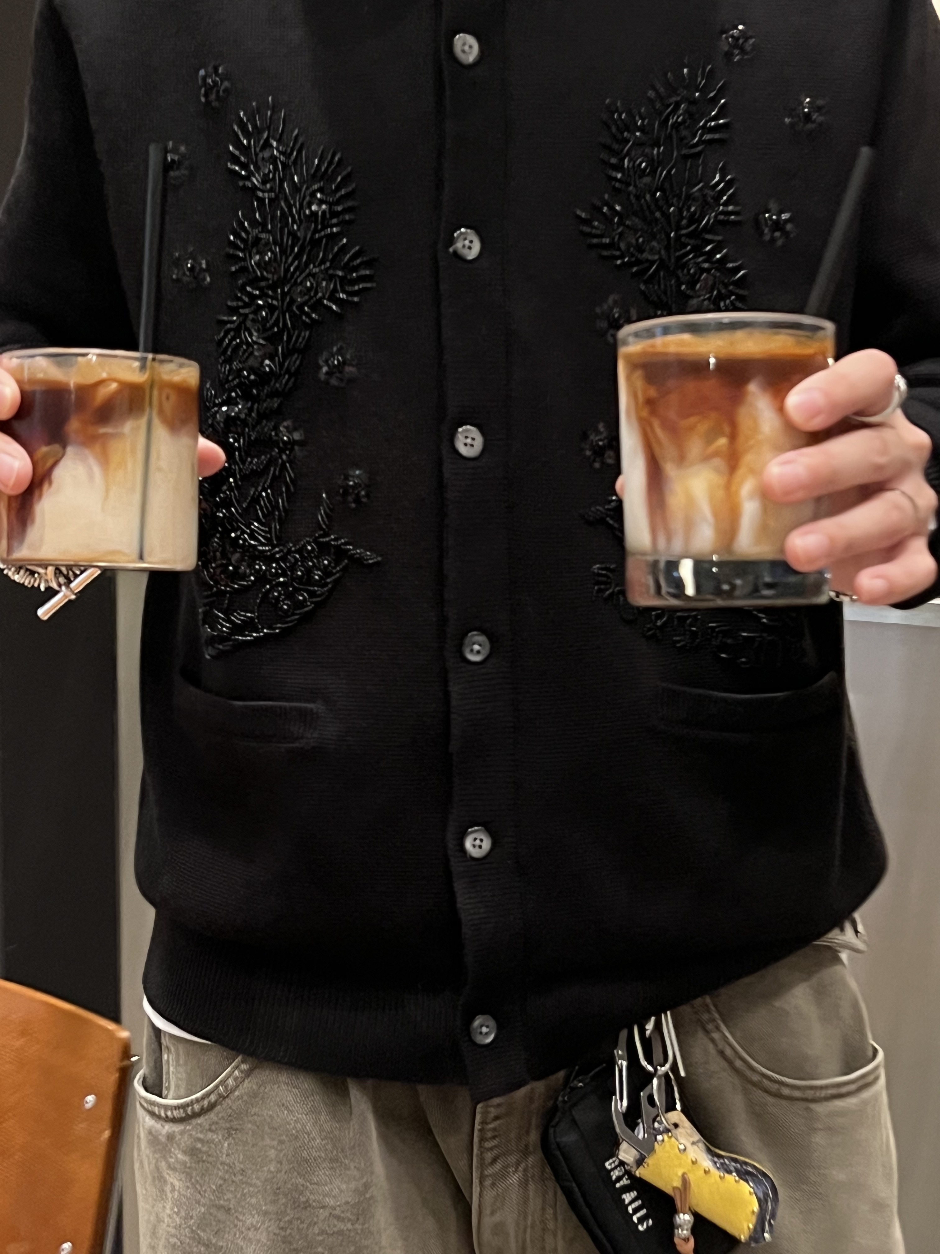 Supreme Beaded Applique Cardigan Black - 23SS 착용 스타일 - 3