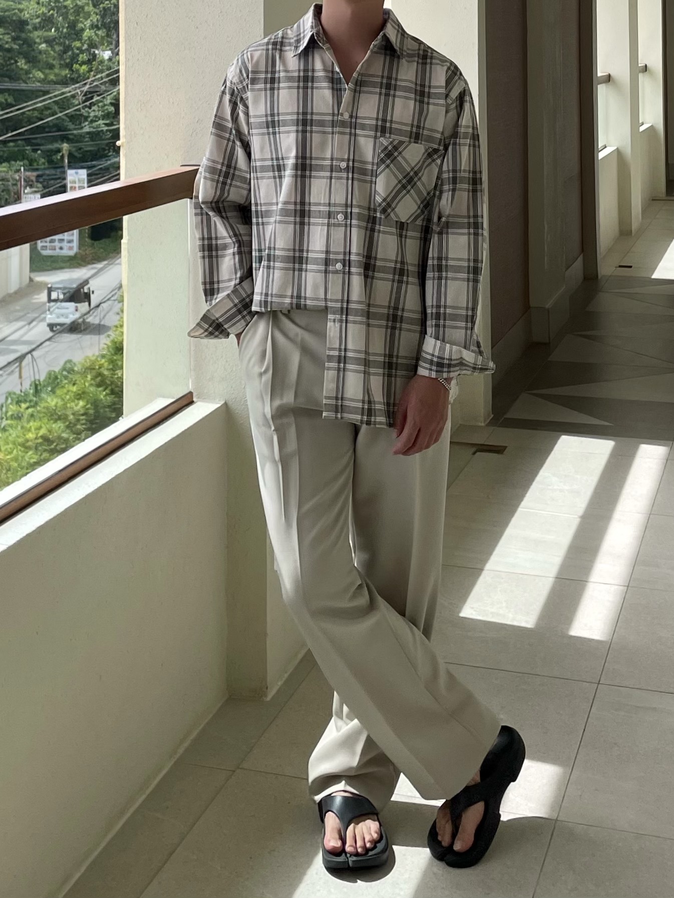 PAES Flipflop 01 Black 착용 스타일 - 3