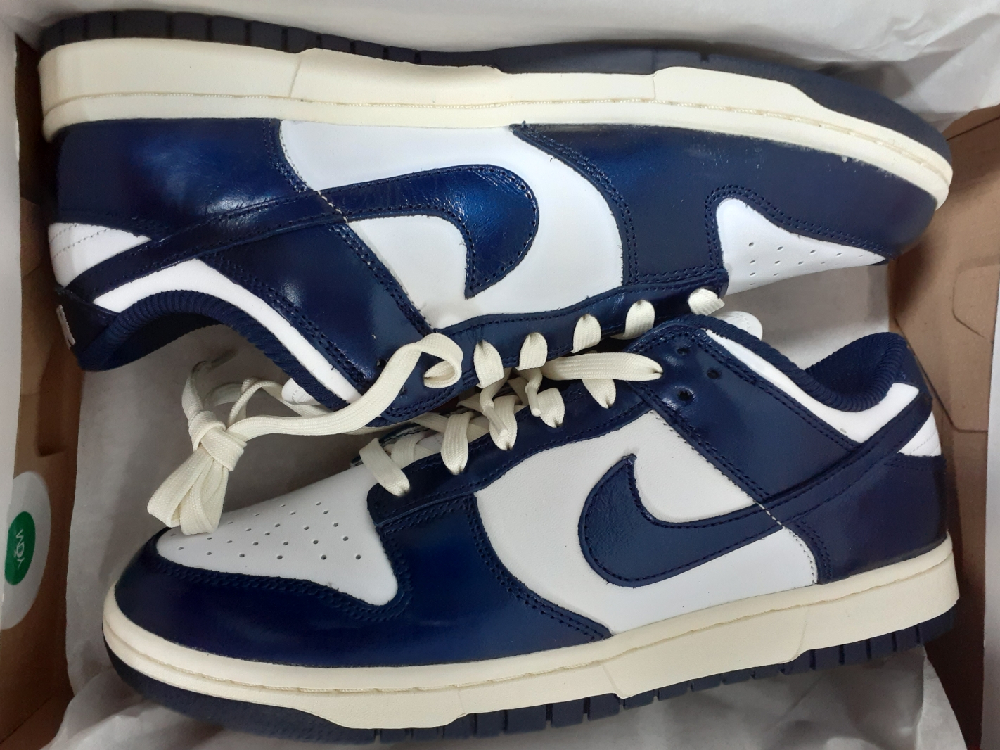 (W) Nike Dunk Low PRM Midnight Navy and White 착용 스타일