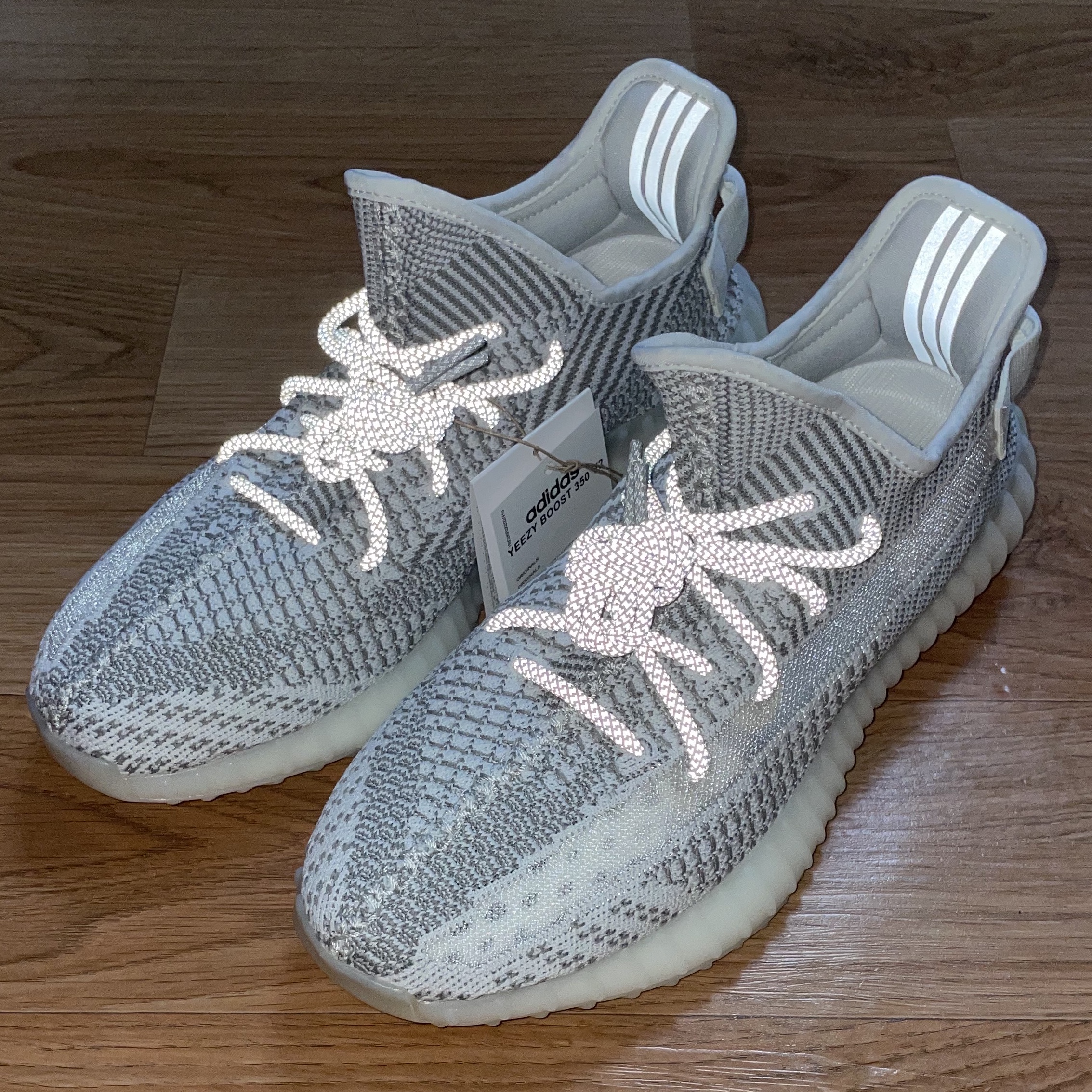 Adidas Yeezy Boost 350 V2 Static 2023 착용 스타일 - 2