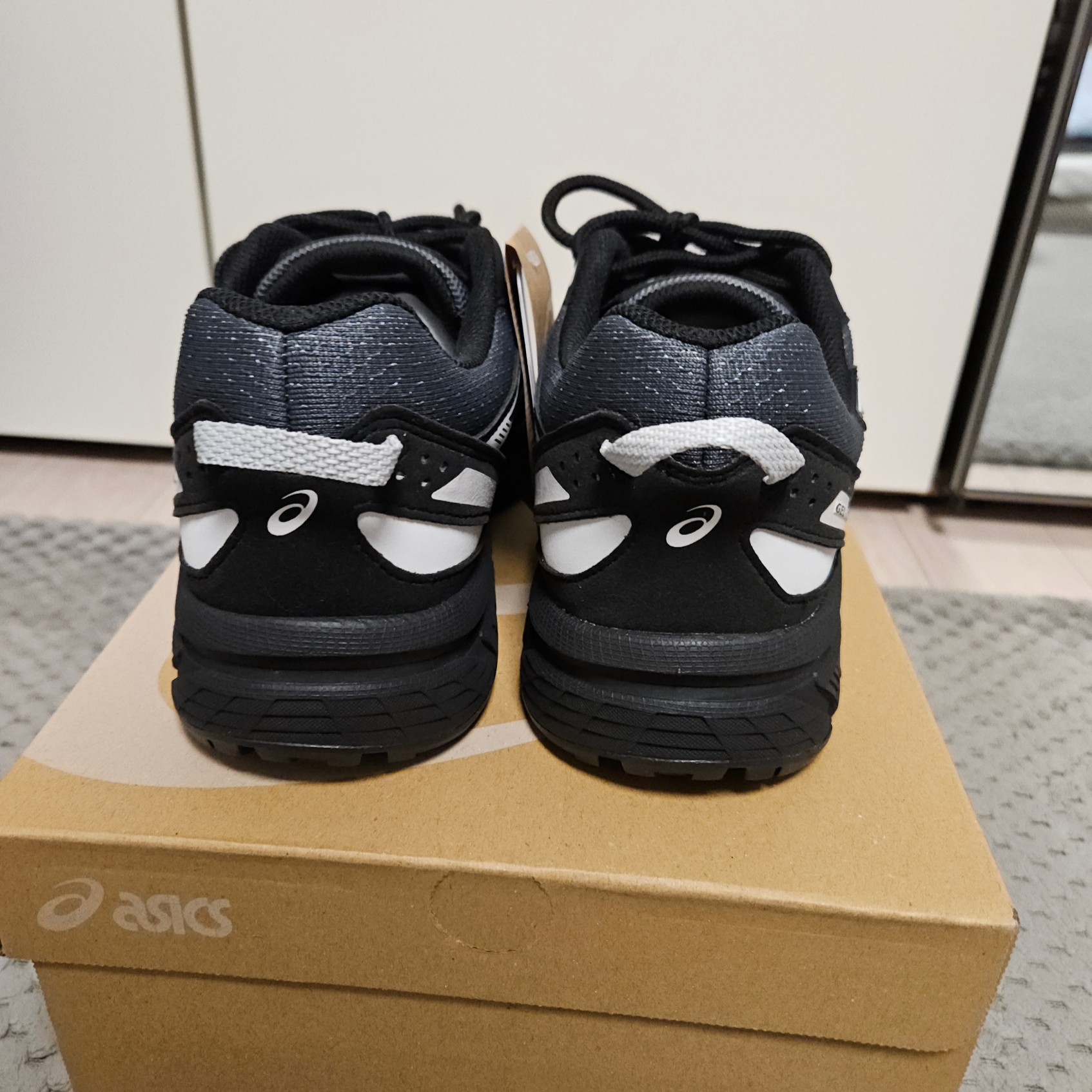 Asics Gel-Venture 6 Carrier Grey 착용 스타일 - 3