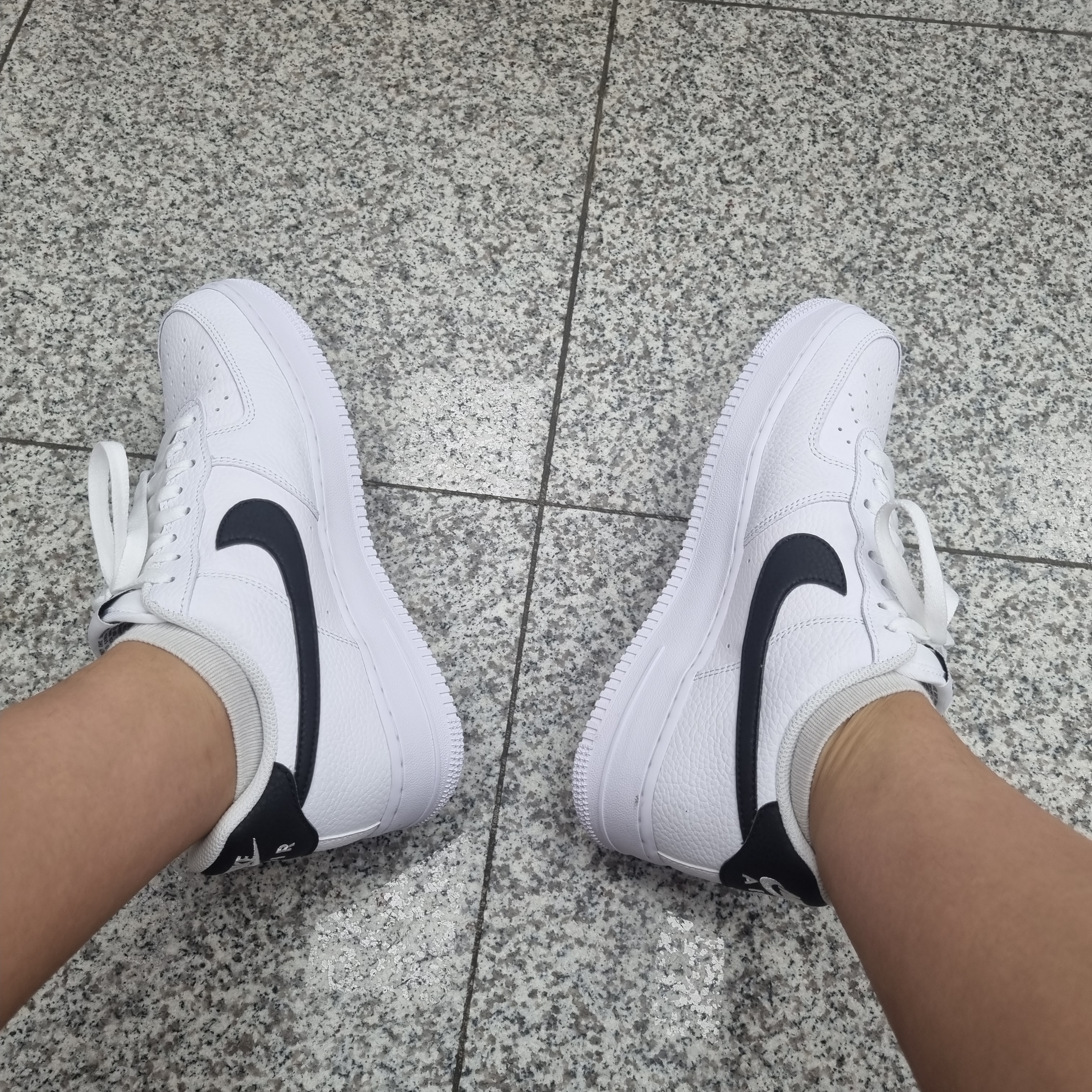 Nike Air Force 1 '07 White Black 착용 스타일