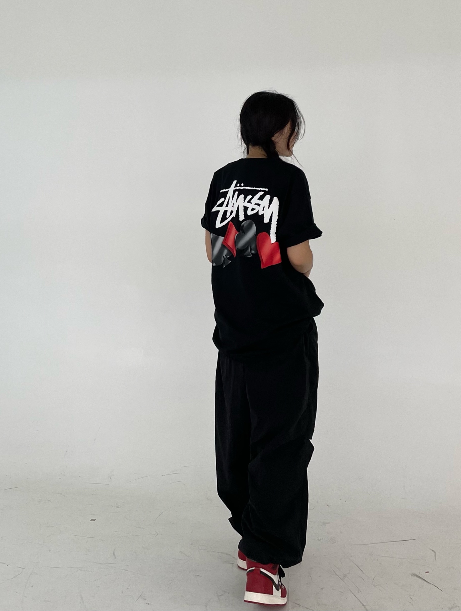 Stussy Suits T-Shirt Black, (GS) Jordan 1 Retro High OG Chicago 2022 착용 스타일 - 1