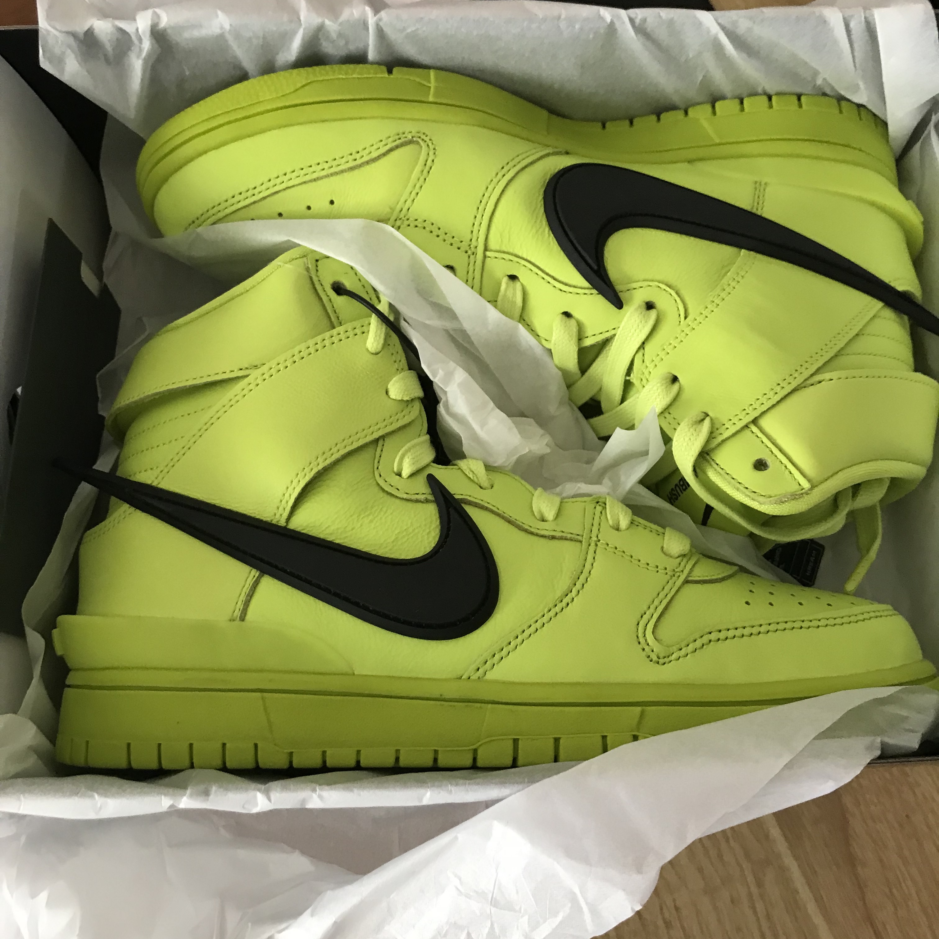 Nike x Ambush Dunk High Flash Lime 착용 스타일 - 2