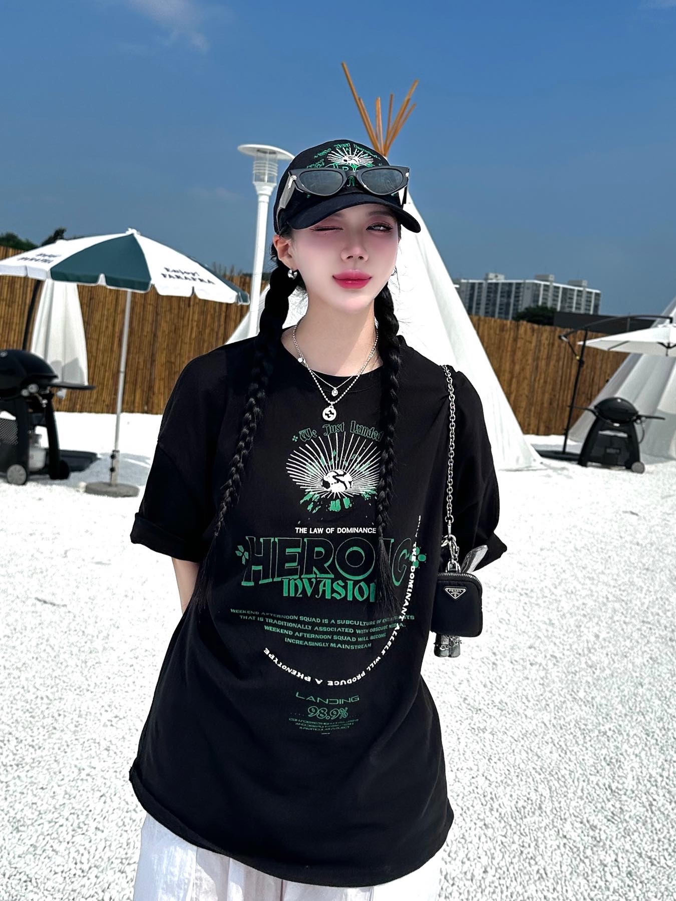 Balenciaga Defender Sneakers Black 착용 스타일 - 2