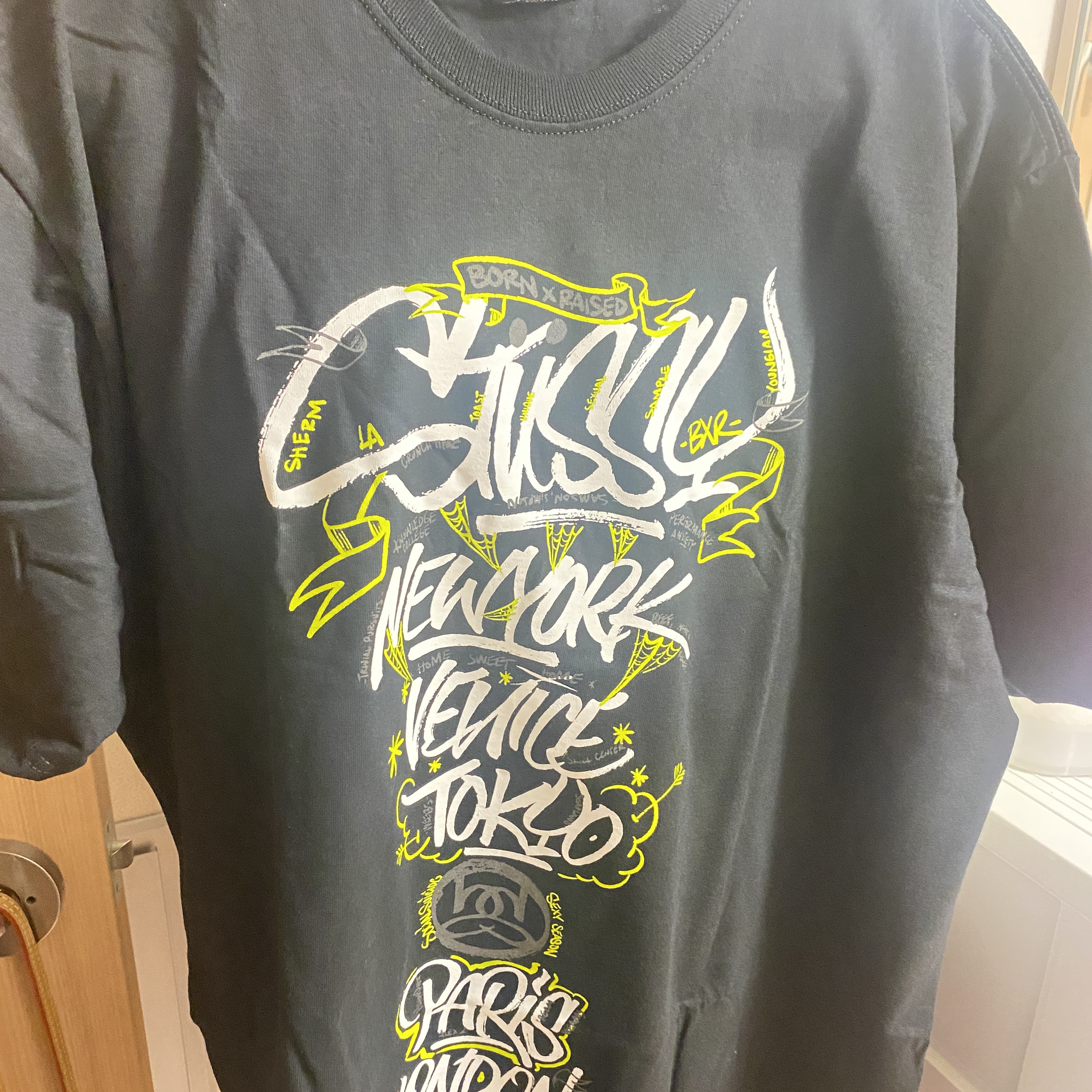Stussy x Born X Raised Handstyles T-Shirt Black 착용 스타일