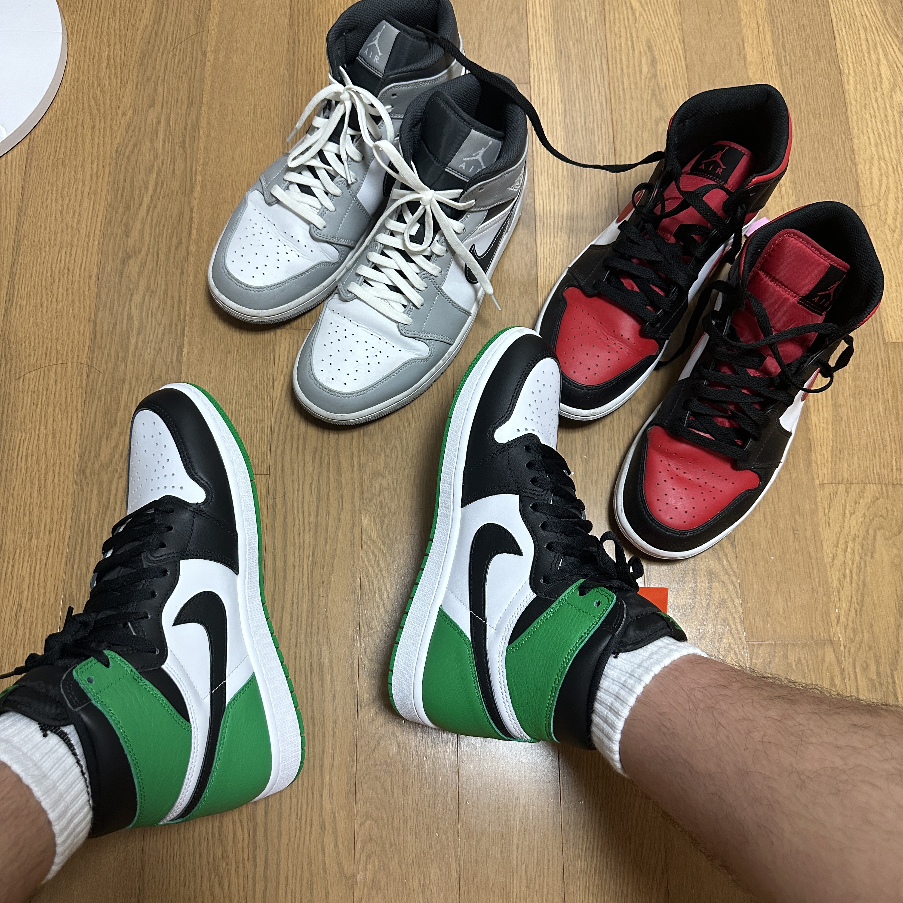 Jordan 1 Retro High OG Black and Lucky Green, Jordan 1 Retro High OG Royal Toe 착용 스타일 - 1