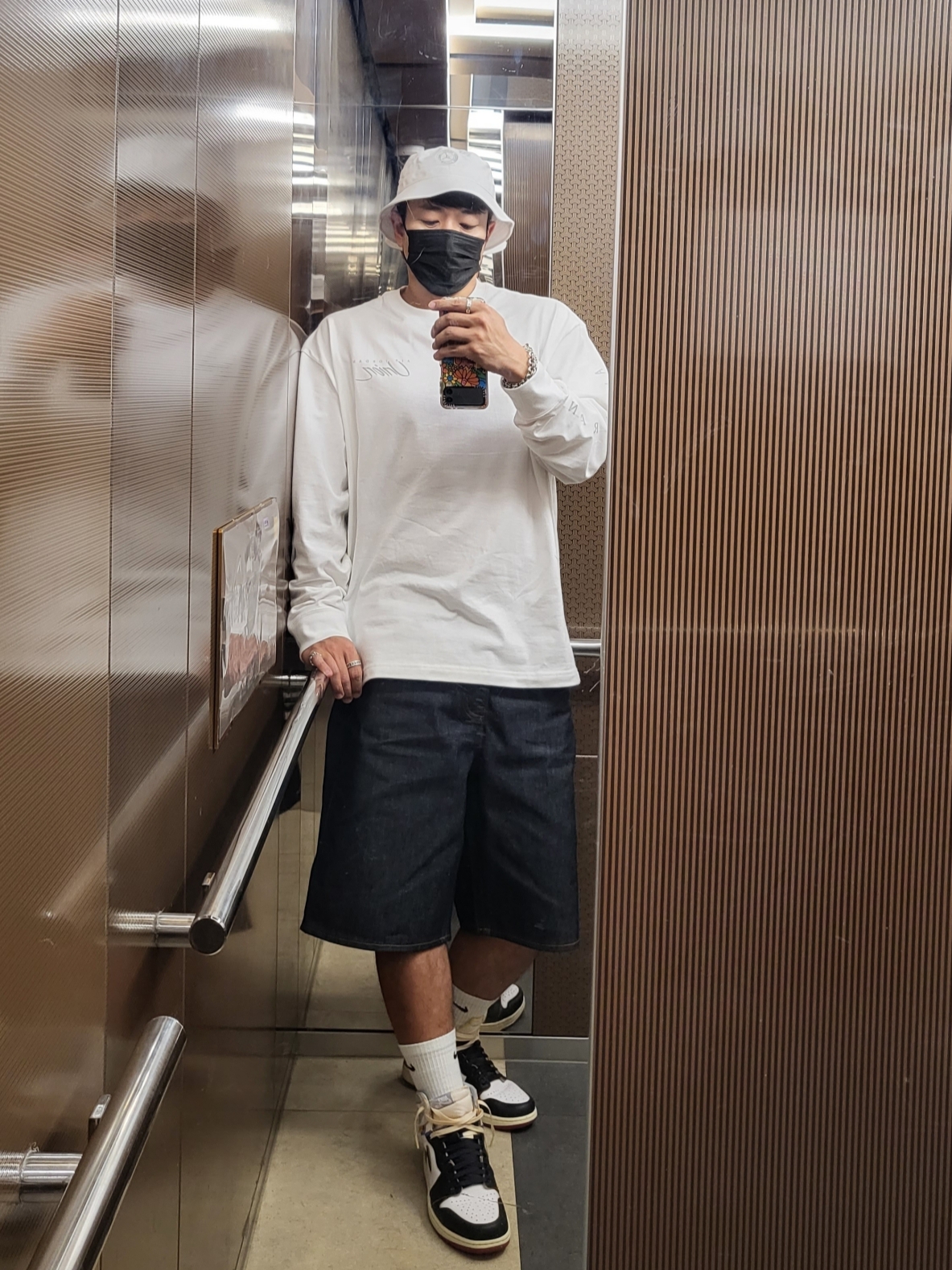 Jordan x Union Bucket Hat White, Jordan x Union Long Sleeve T-Shirt White - Asia 착용 스타일