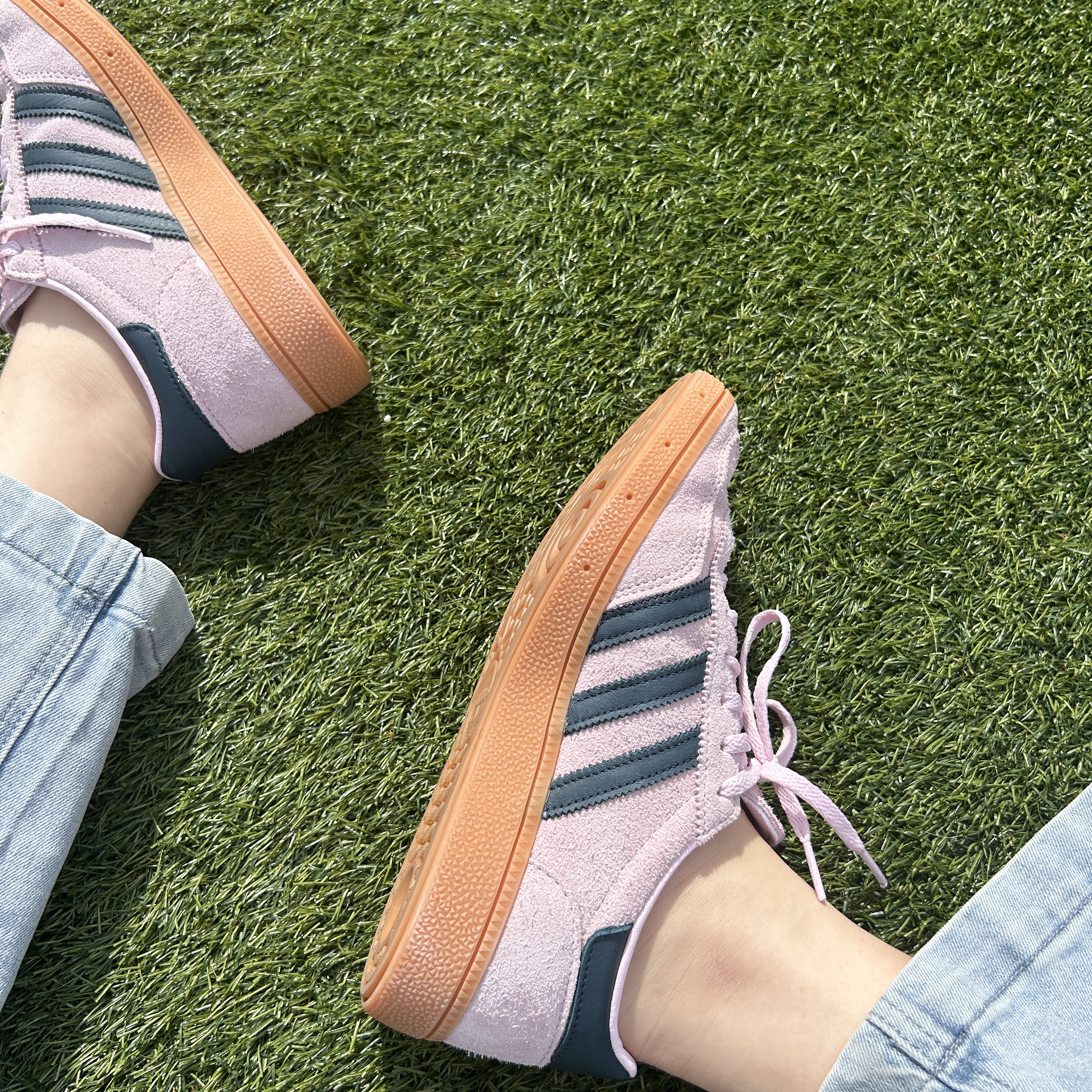 (W) Adidas Spezial Handball Clear Pink 착용 스타일 - 1
