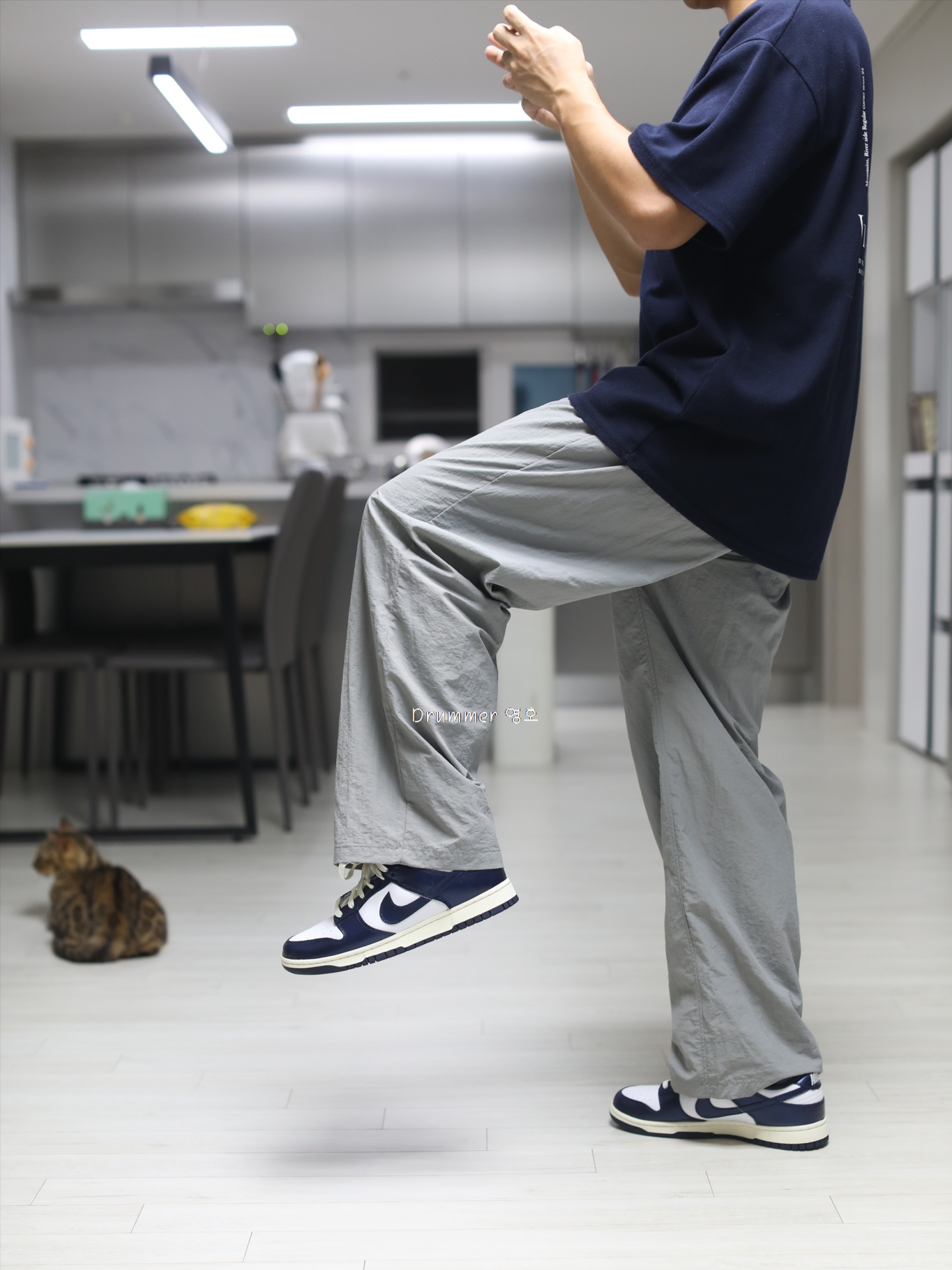 (W) Nike Dunk Low PRM Midnight Navy and White 착용 스타일