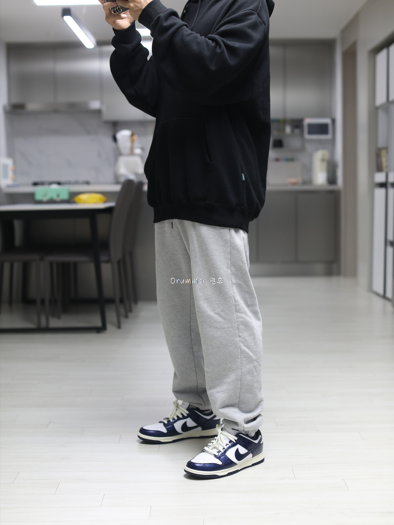 (W) Nike Dunk Low PRM Midnight Navy and White 착용 스타일