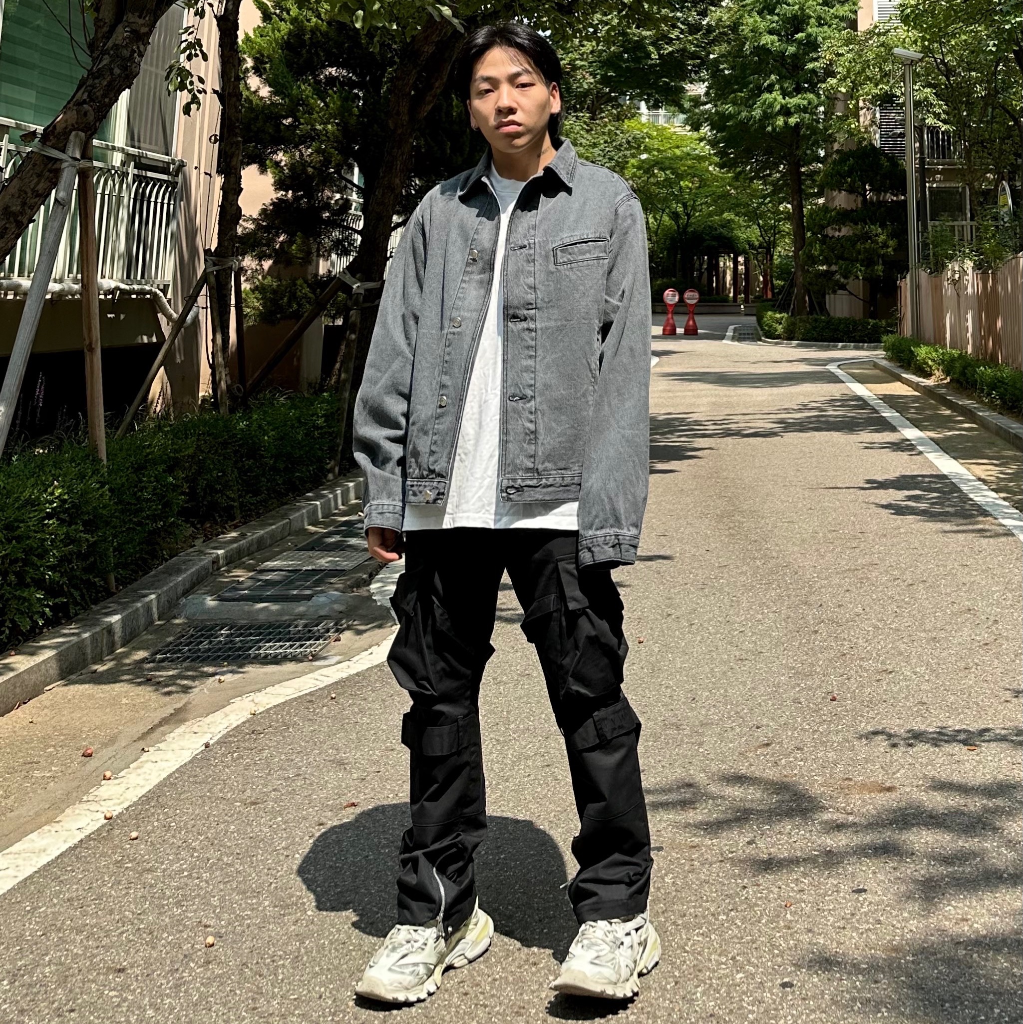 Balenciaga Track.2 Sneakers White Grey 착용 스타일 - 4