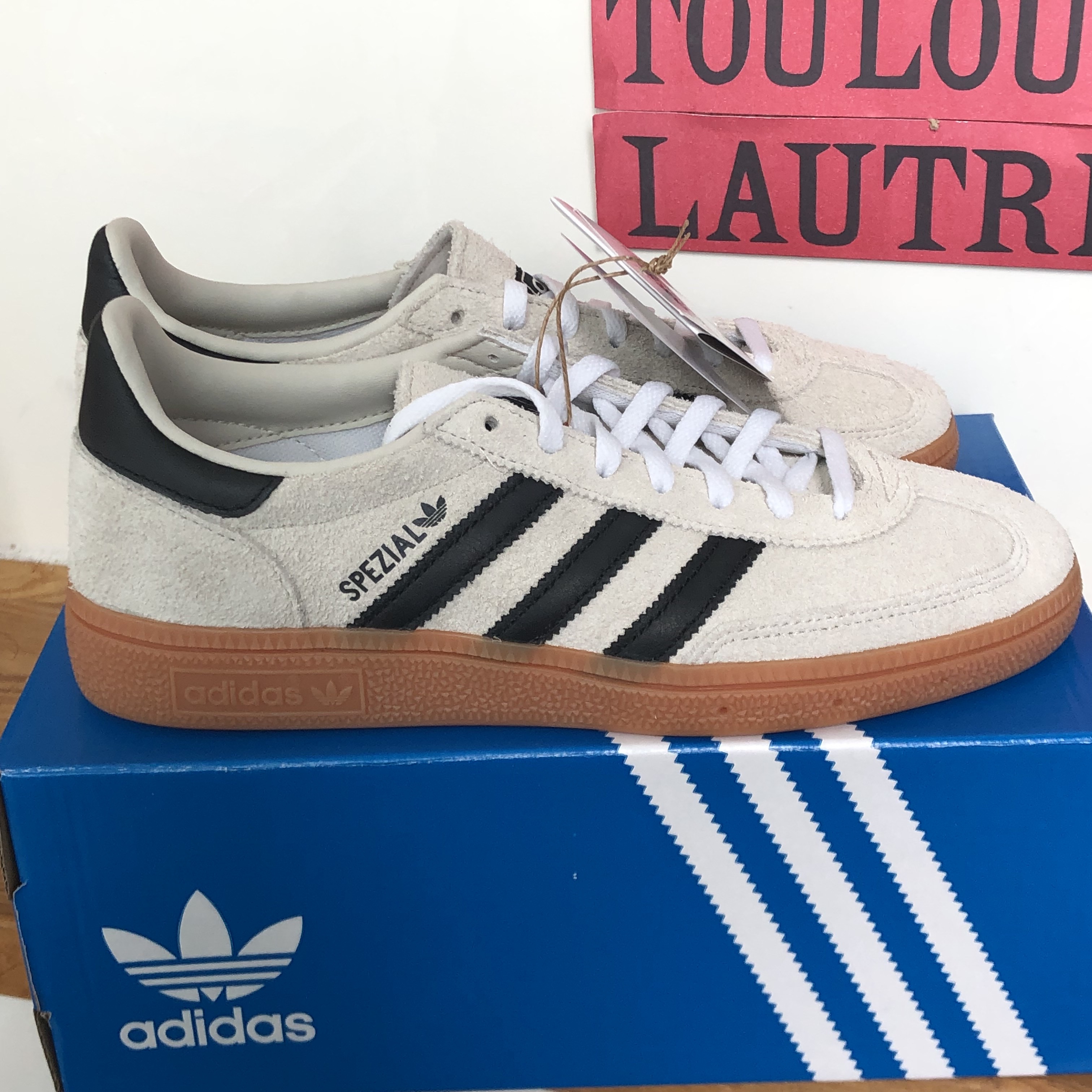 (W) Adidas Spezial Handball Aluminium Core Black 착용 스타일