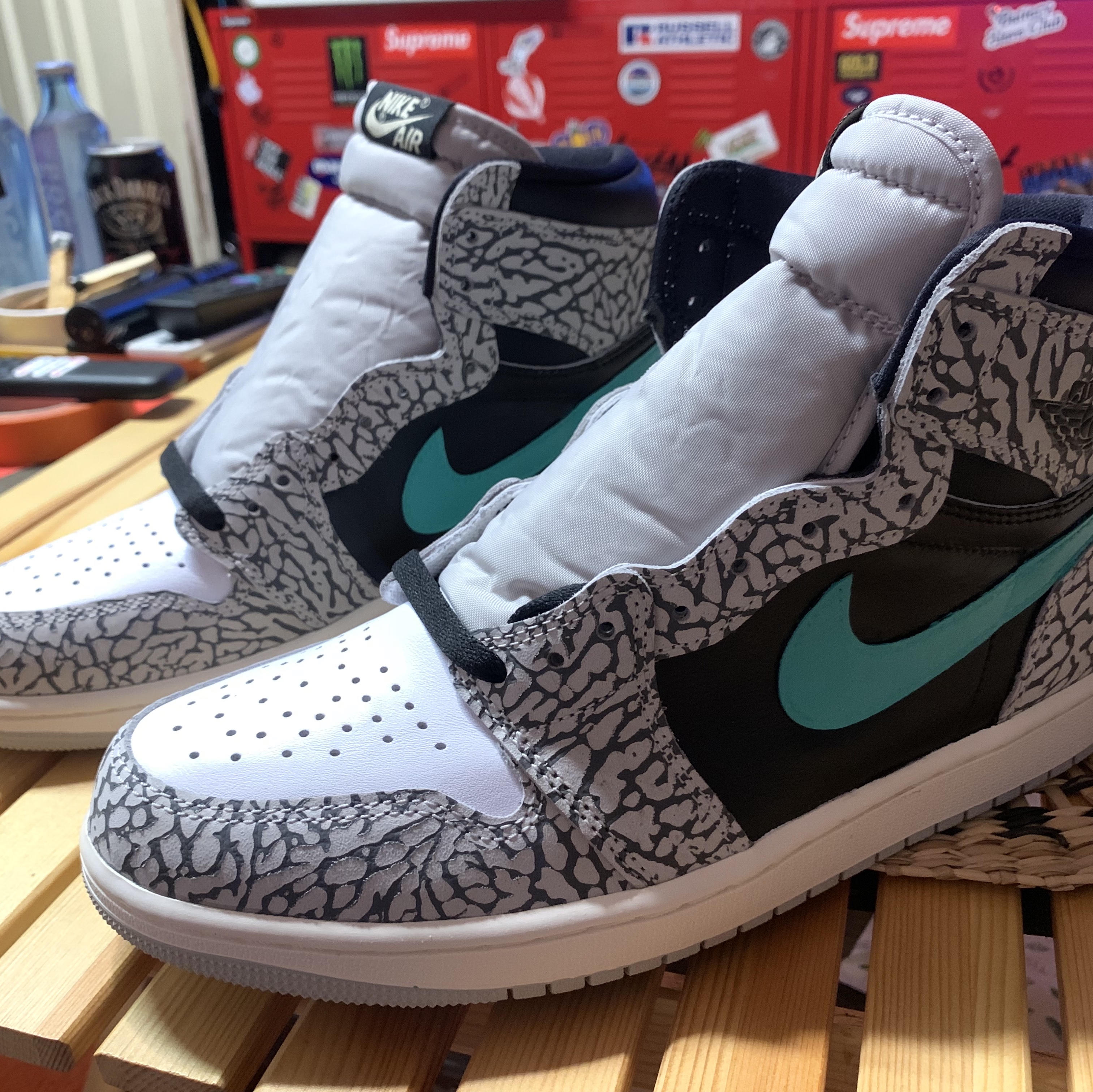 Jordan 1 Retro High White Elephant Print 착용 스타일 - 1