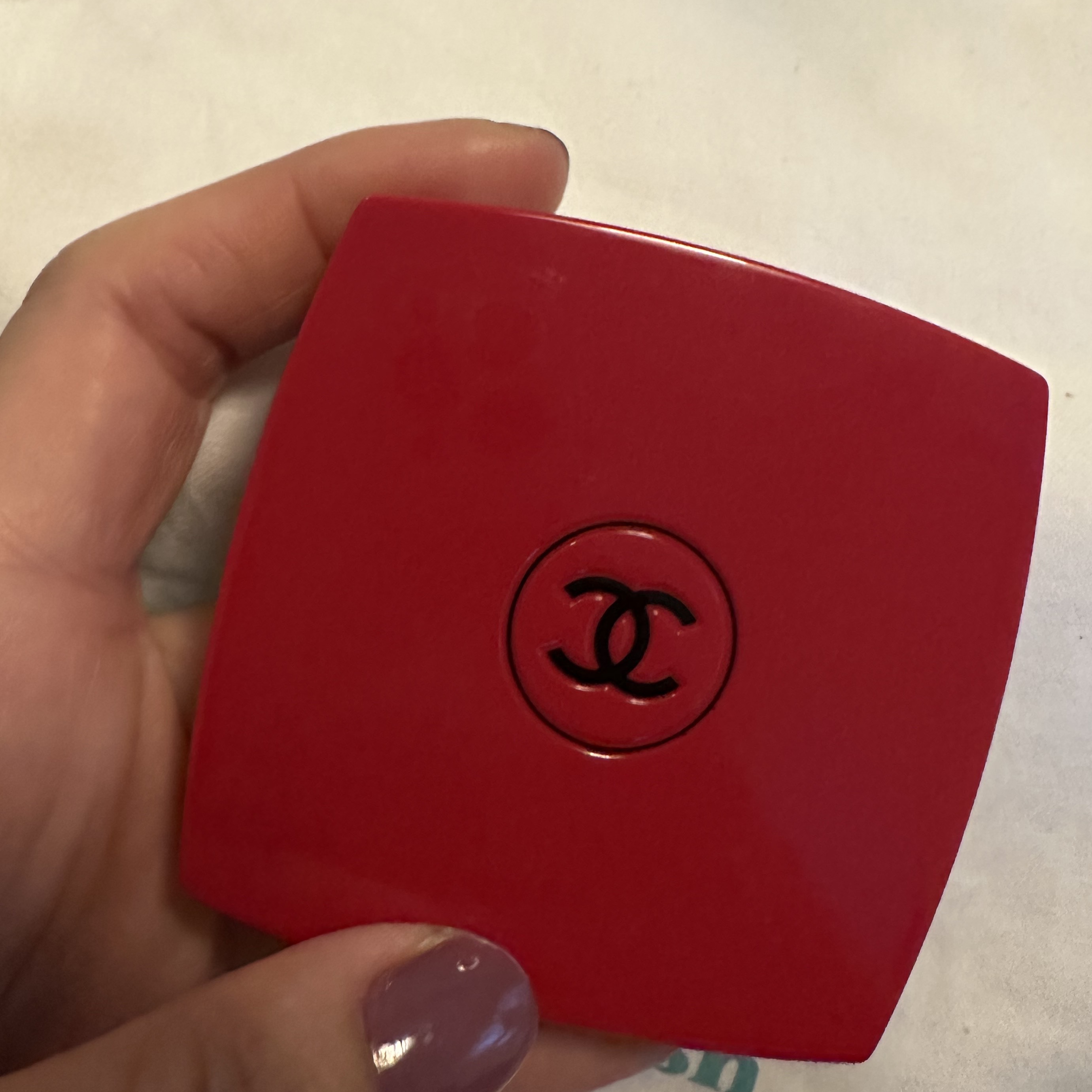 Chanel Codes Couleur Limited Edition Miroir Double Facettes 143 Diva 착용 스타일