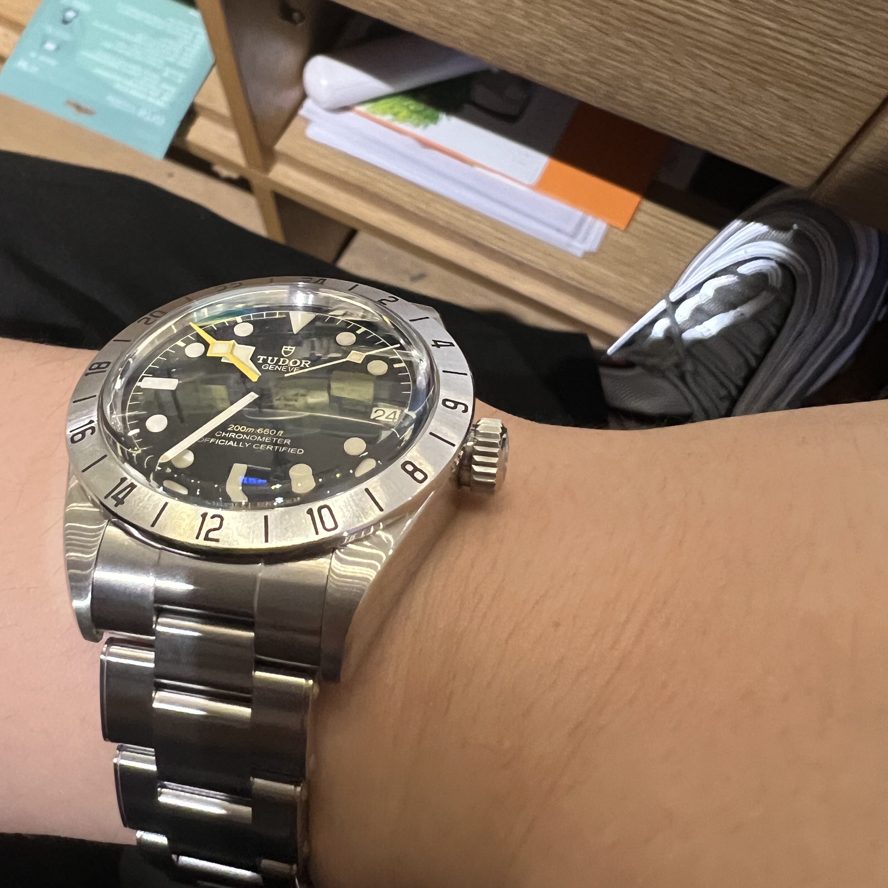 Tudor Black Bay Pro MT5652 Riveted Steel Bracelet Black 착용 스타일