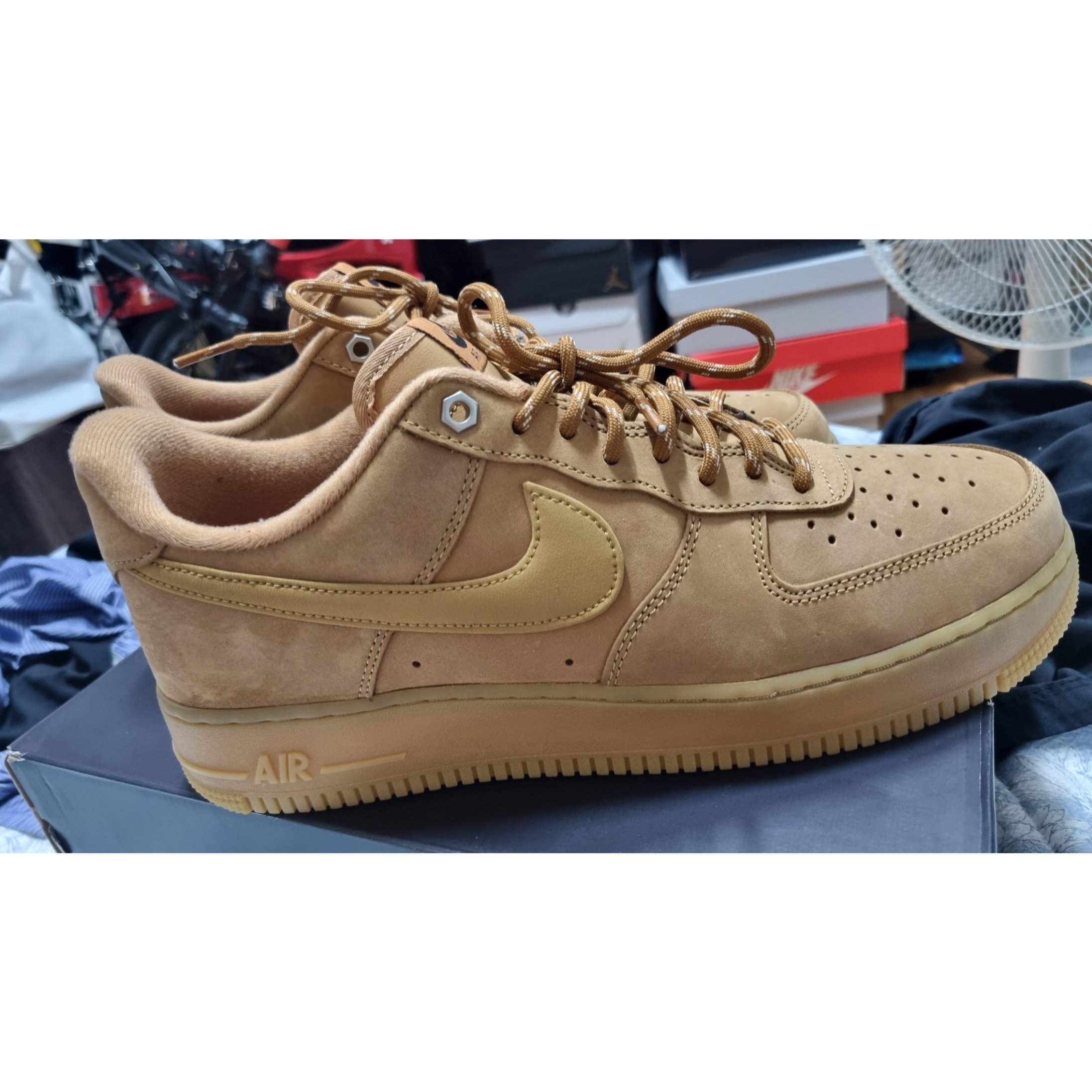 Nike Air Force 1 '07 WB Flax 착용 스타일