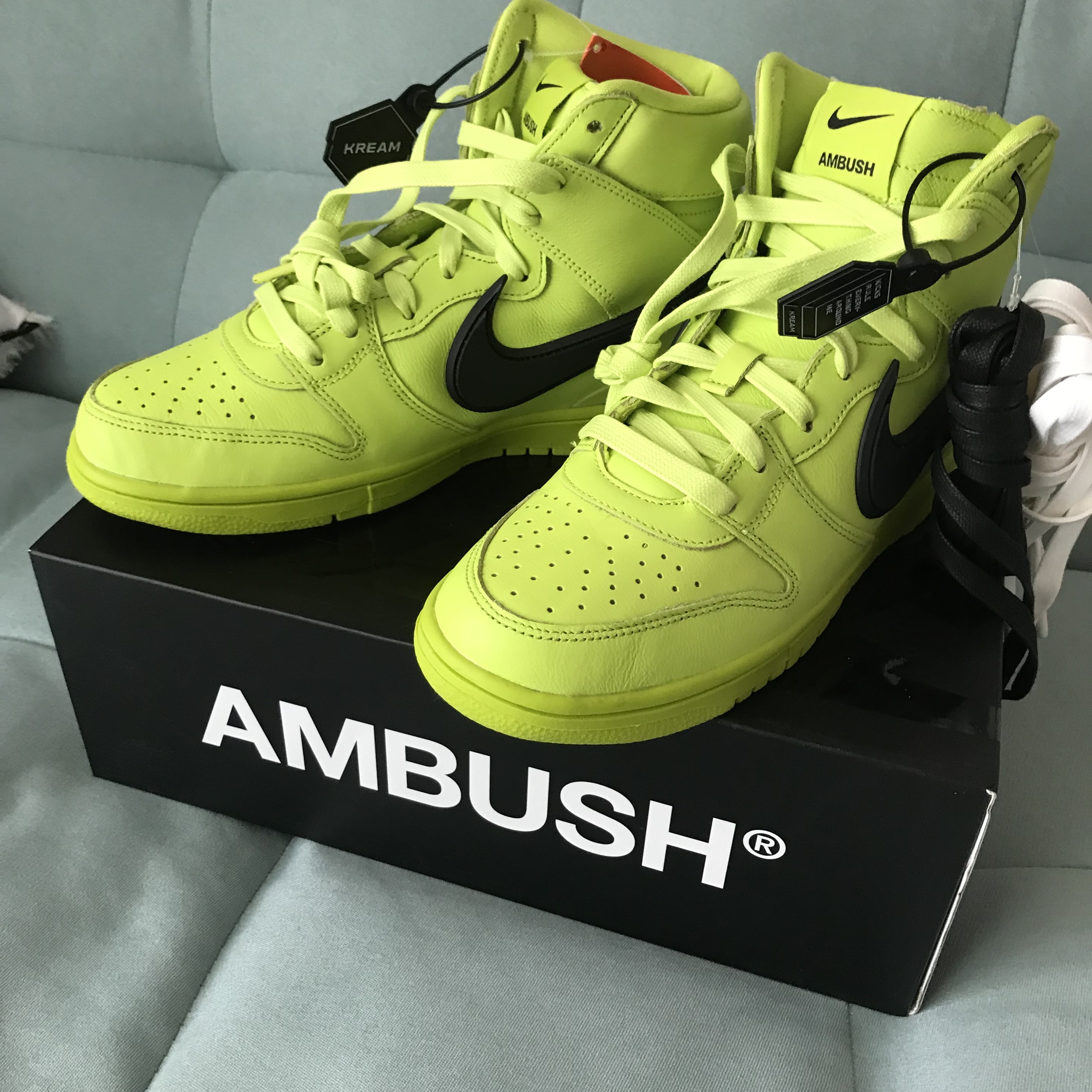 Nike x Ambush Dunk High Flash Lime 착용 스타일 - 3