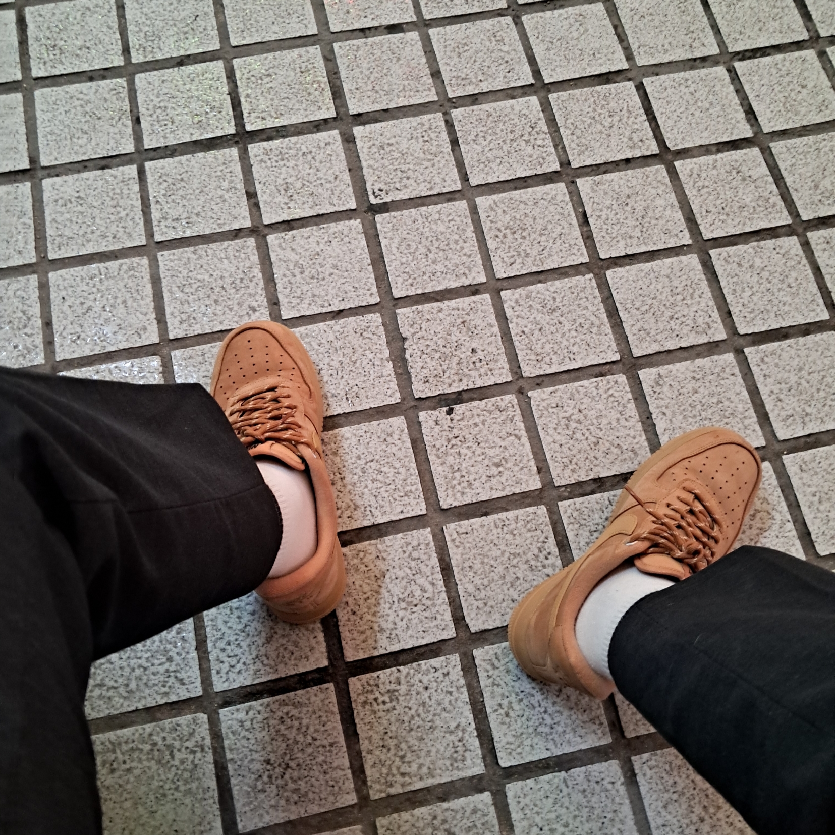 Nike Air Force 1 '07 WB Flax 착용 스타일 - 1