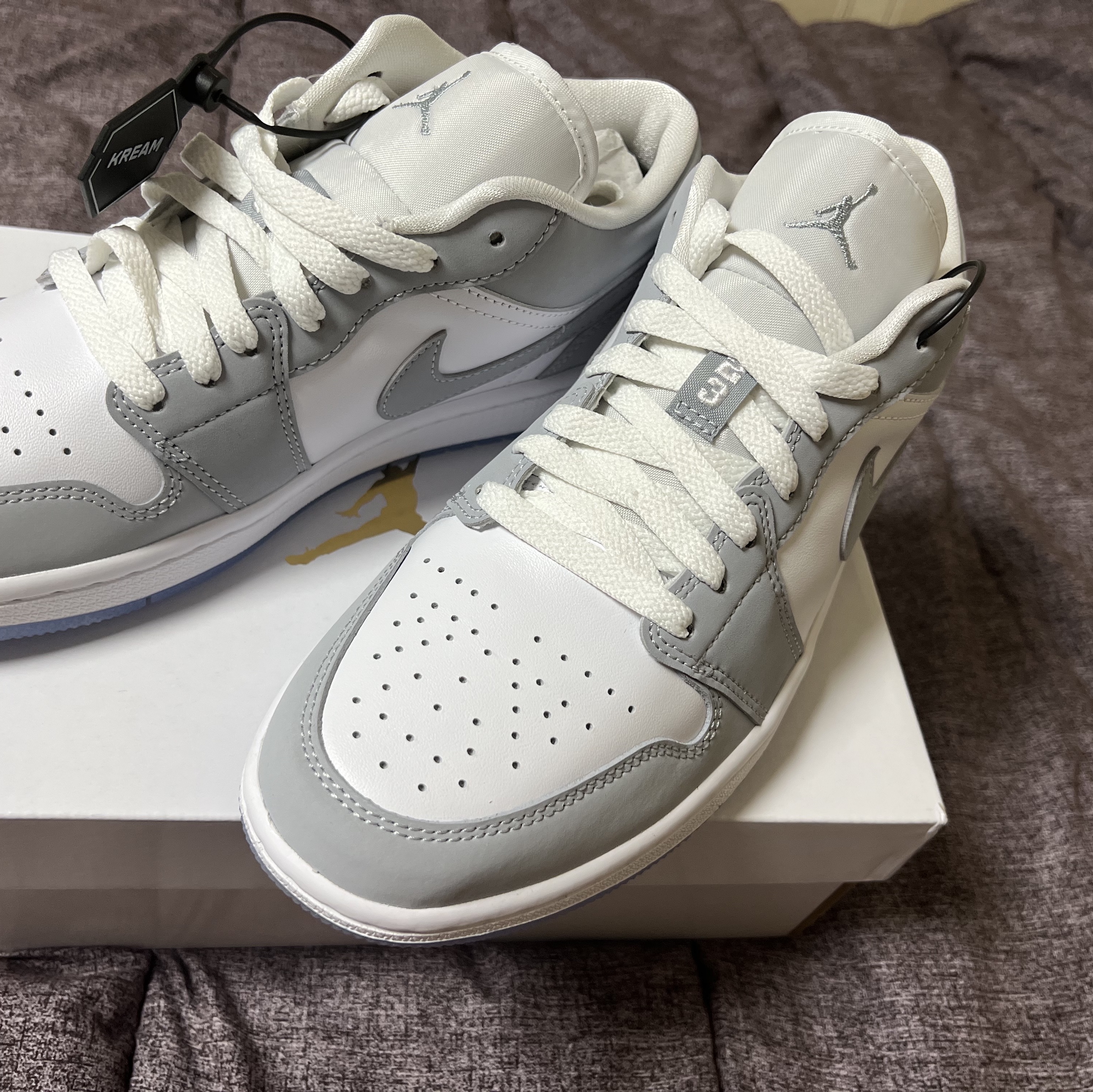 (W) Jordan 1 Low White Wolf Grey 착용 스타일 - 1