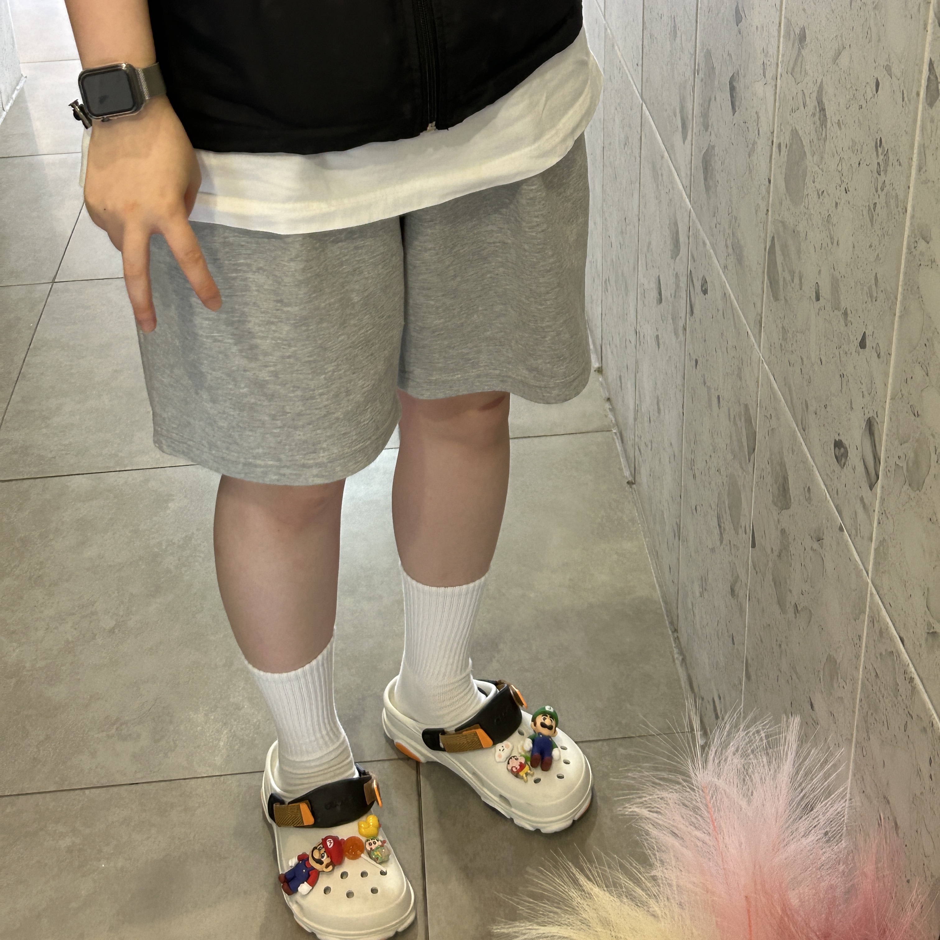 Crocs All Terrain Clog White Multi 착용 스타일