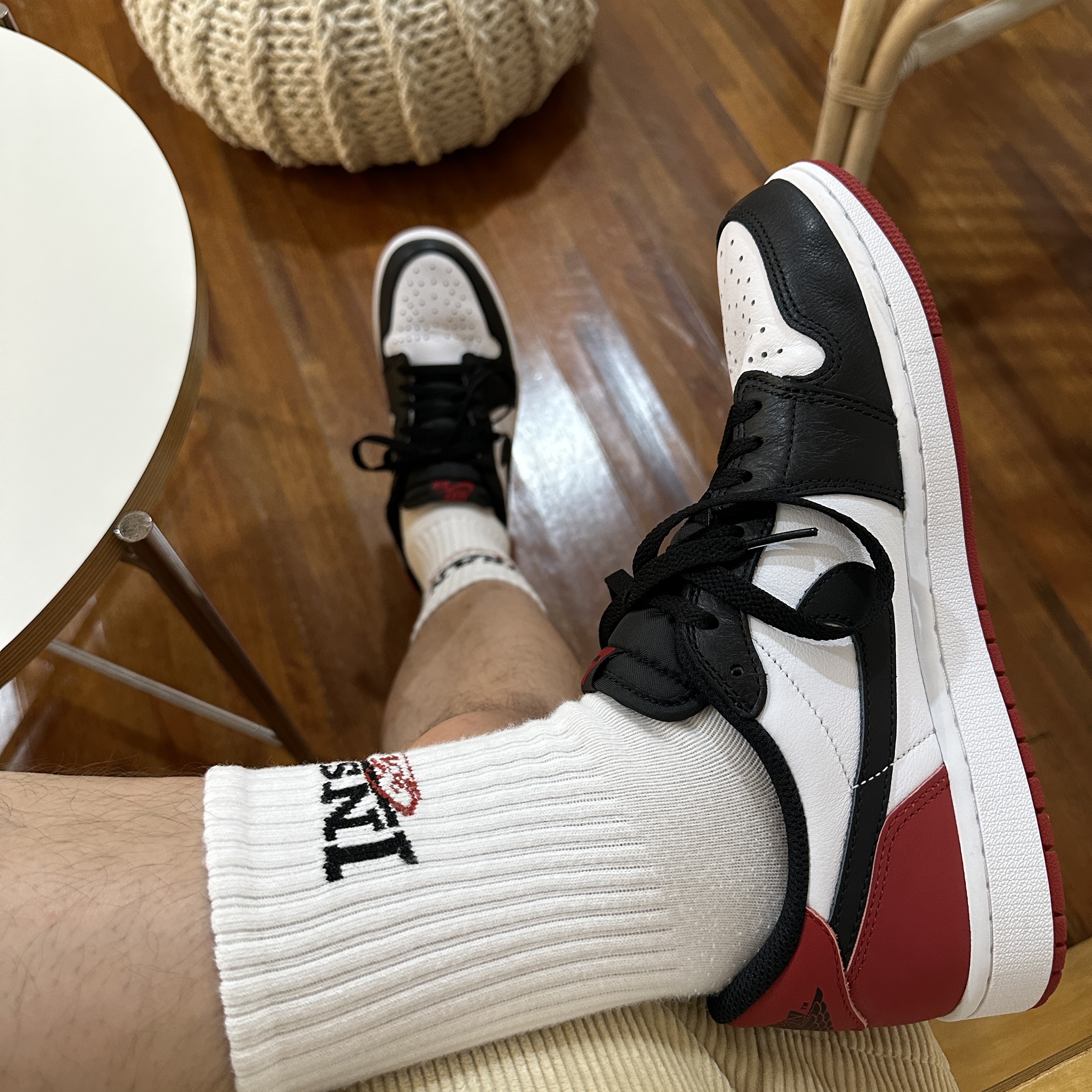Jordan 1 Retro Low OG Black Toe 착용 스타일 - 1