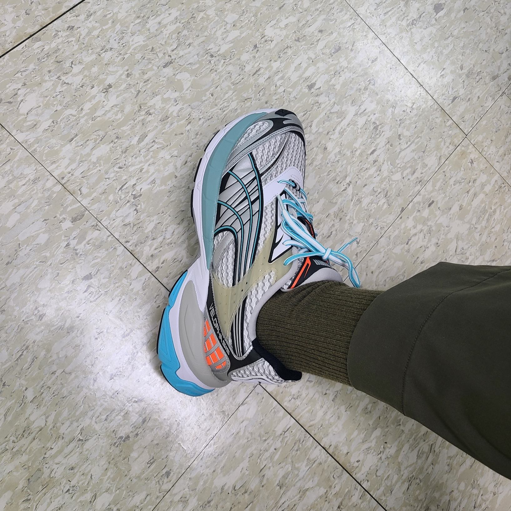 Puma Velophasis Phased White Porcelain 착용 스타일 - 5