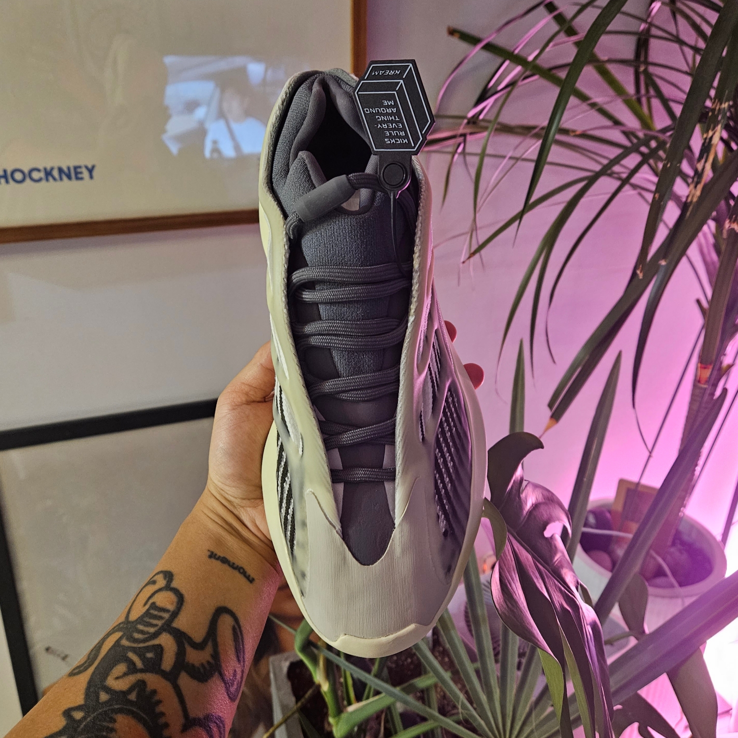 Adidas Yeezy 700 V3 Fade Salt 착용 스타일 - 2