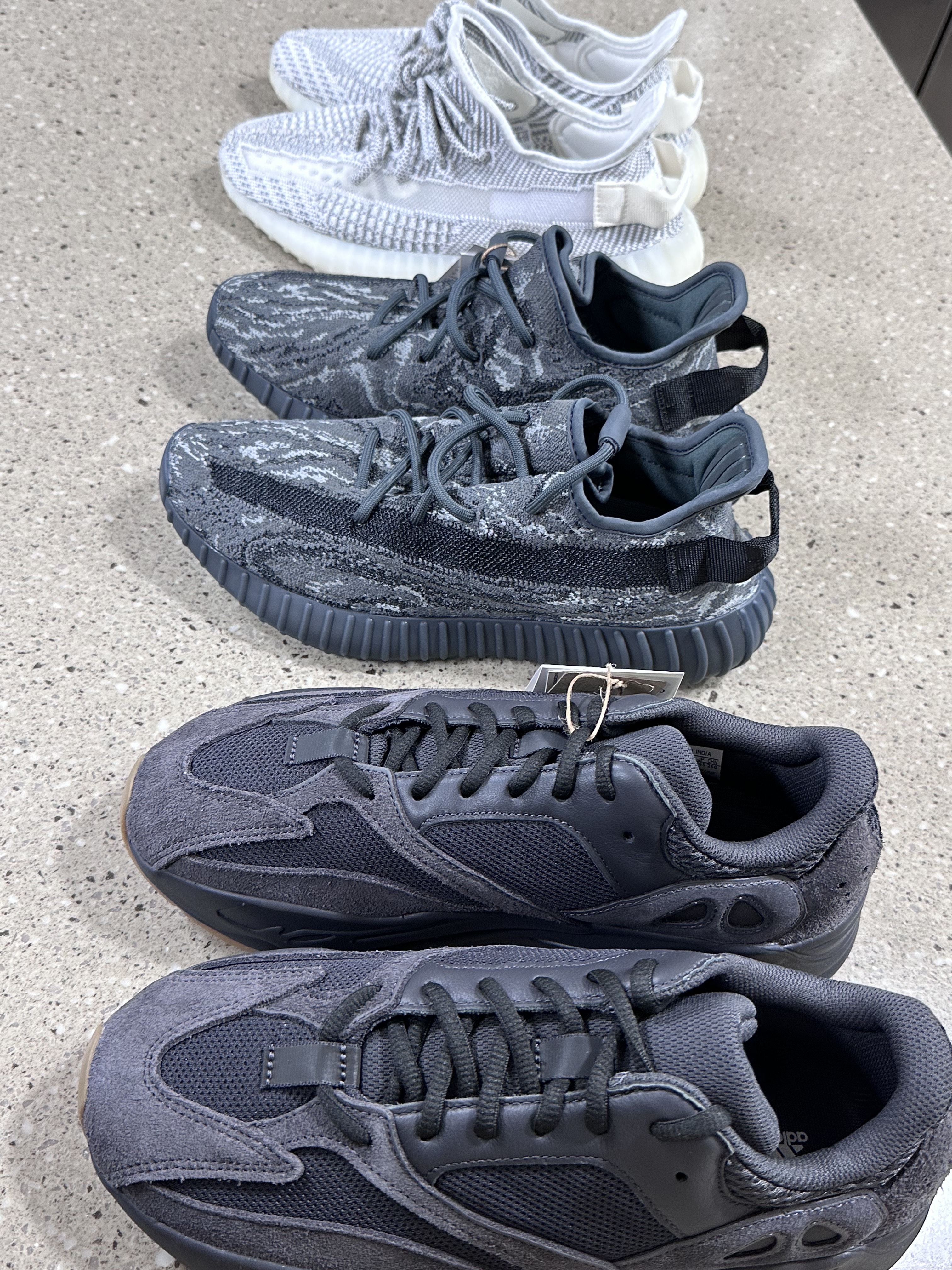 Adidas Yeezy Boost 350 V2 Static 2023, Adidas Yeezy Boost 350 V2 MX Dark Salt 착용 스타일