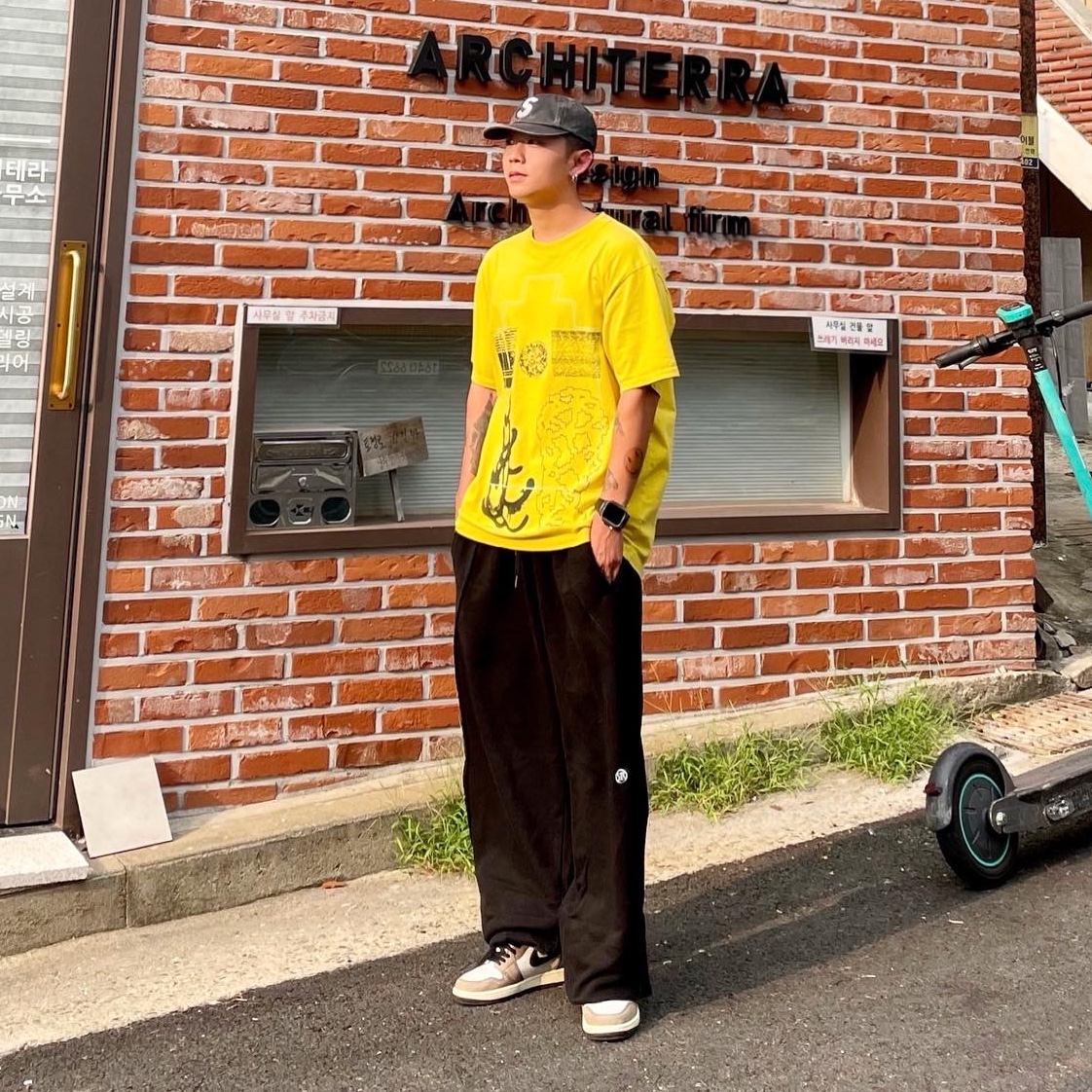 Supreme Pigment Canvas S Logo 6-Panel Black - 23SS, Jordan 1 x Travis Scott Retro High OG SP Mocha 착용 스타일