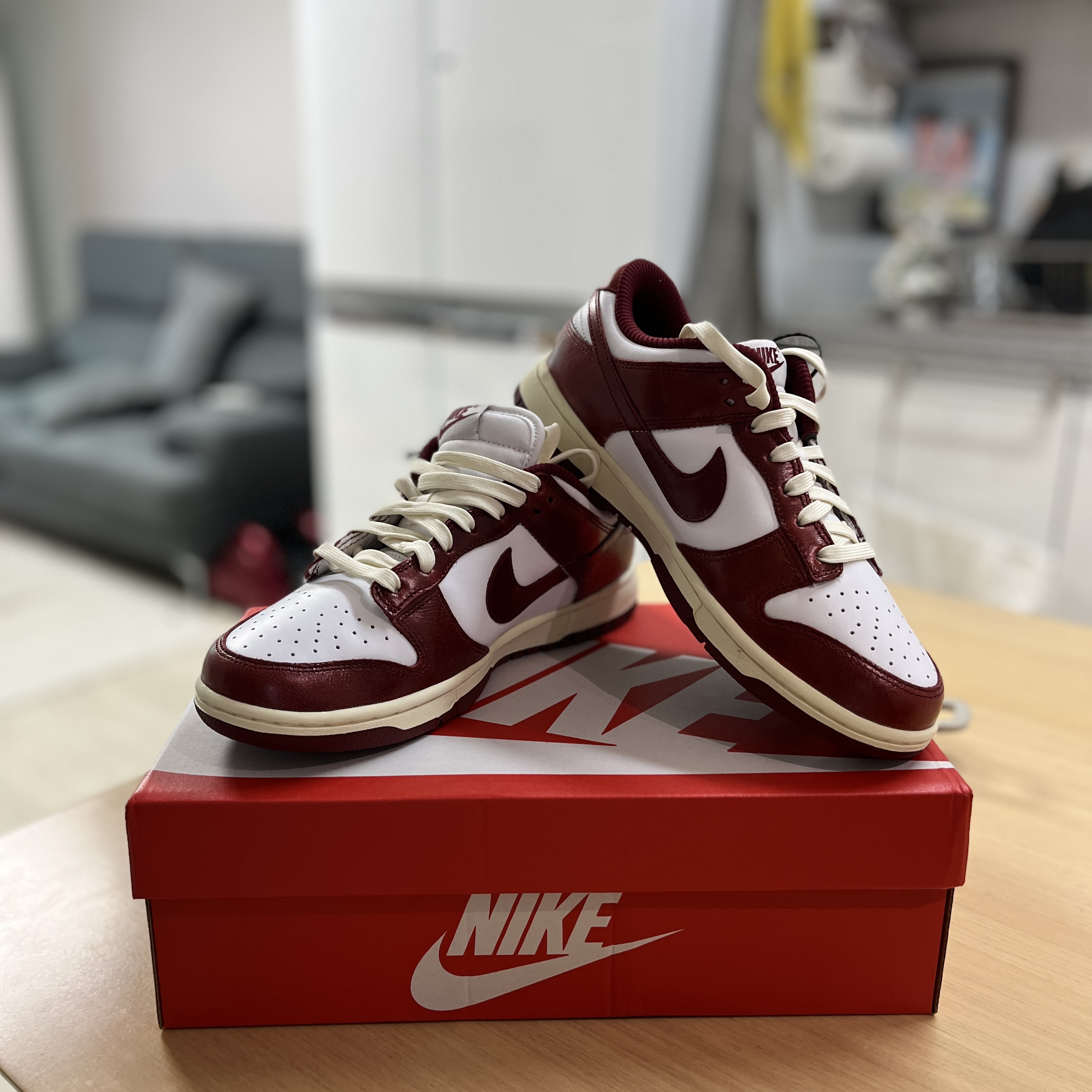(W) Nike Dunk Low Retro PRM Team Red and White 착용 스타일