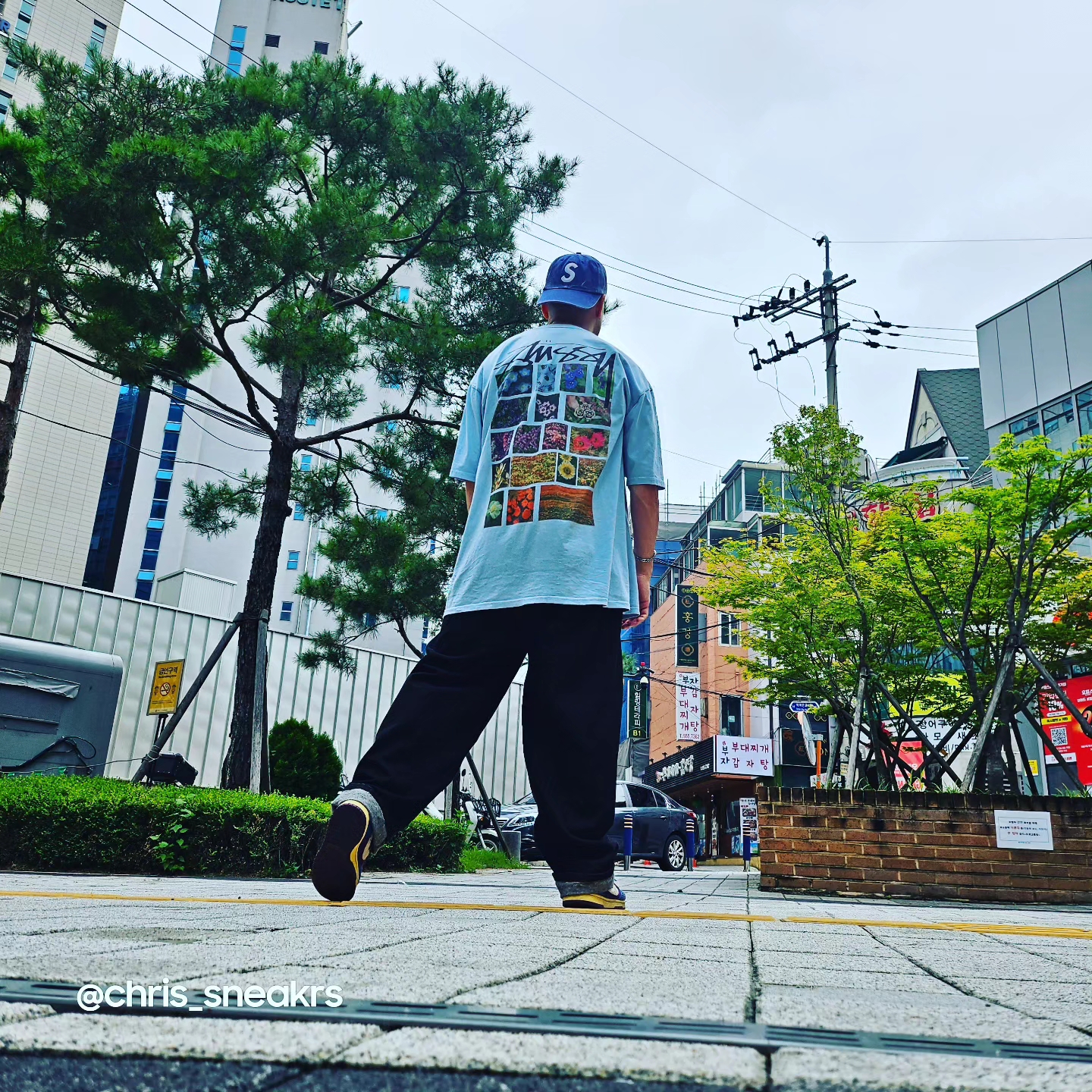 Supreme Pigment Canvas S Logo 6-Panel Navy - 23SS, Stussy Flower Grid Pigment Dyed T-Shirt Sky Blue 착용 스타일 - 1