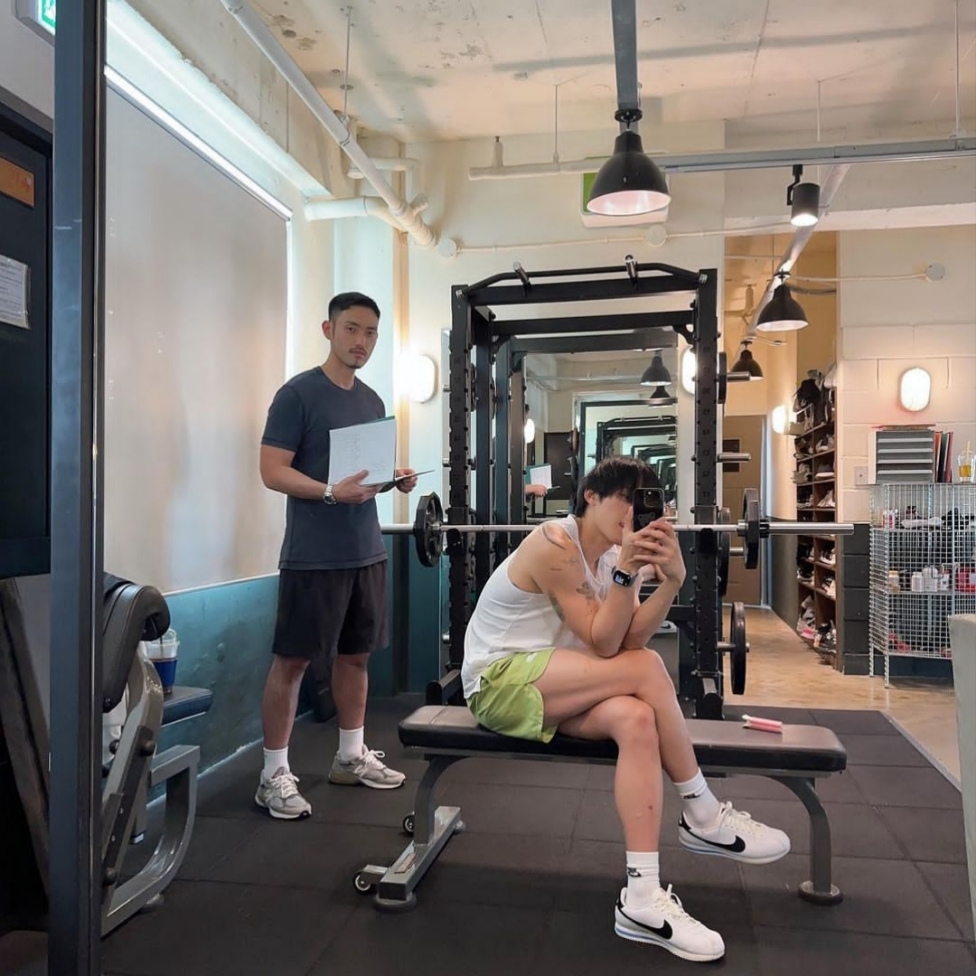 Nike Cortez White and Black 착용 스타일