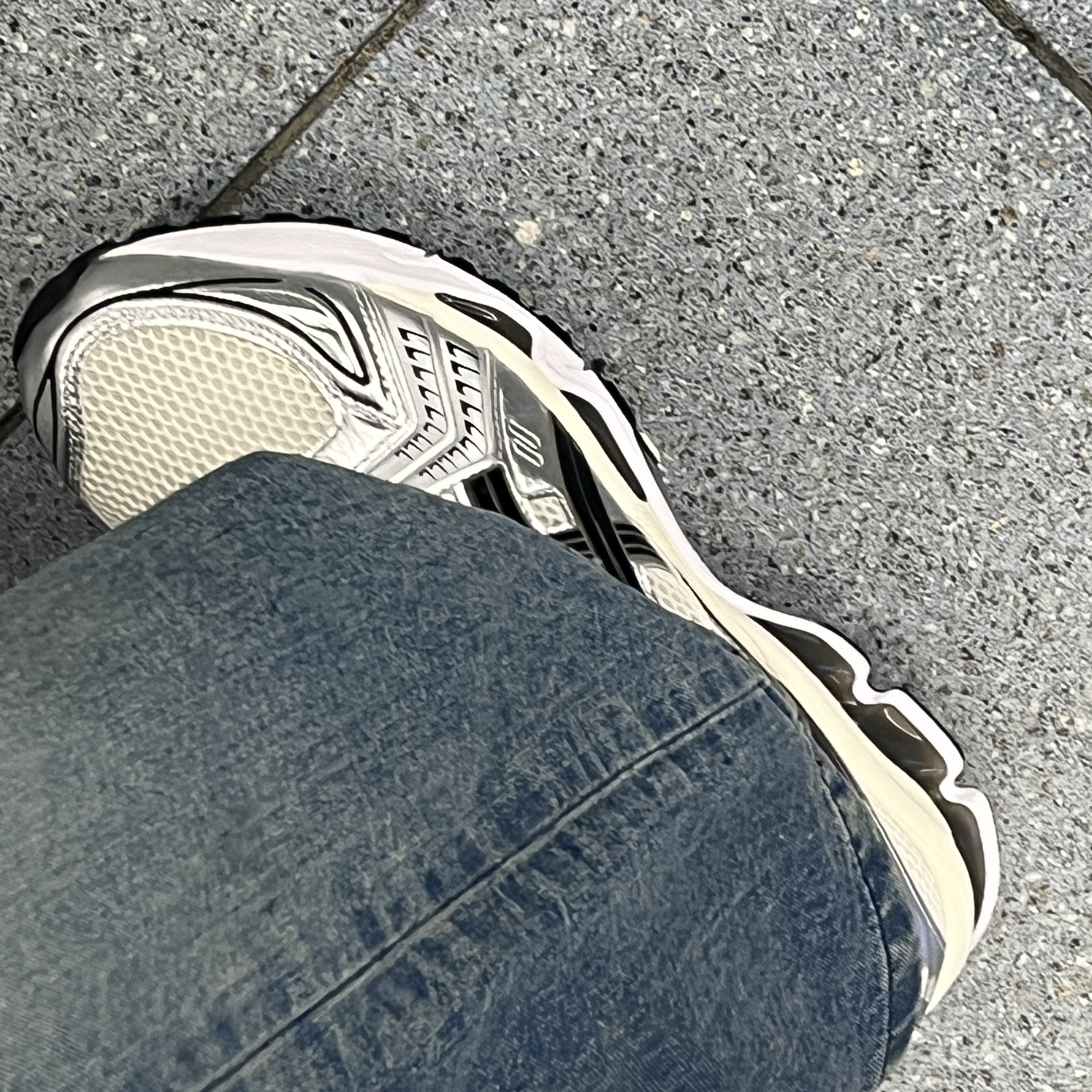 Asics Gel-Kayano 14 Cream Black 착용 스타일 - 1