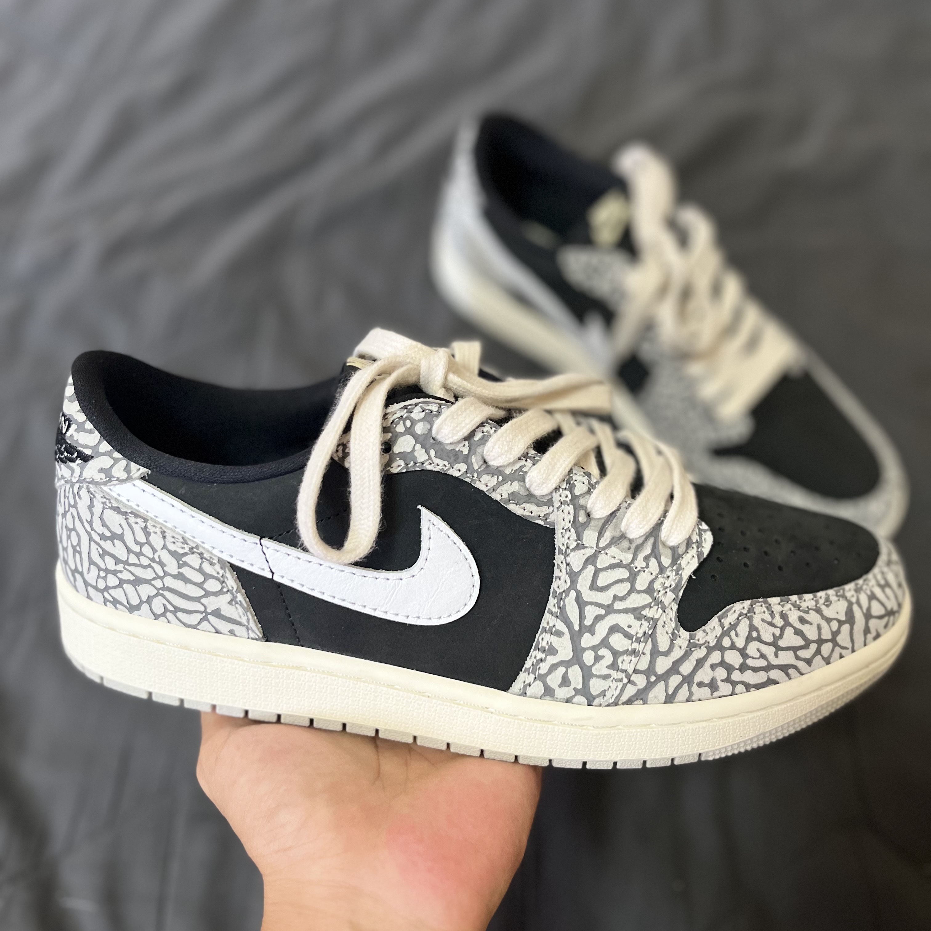 Jordan 1 Retro Low OG Black Cement 착용 스타일 - 2