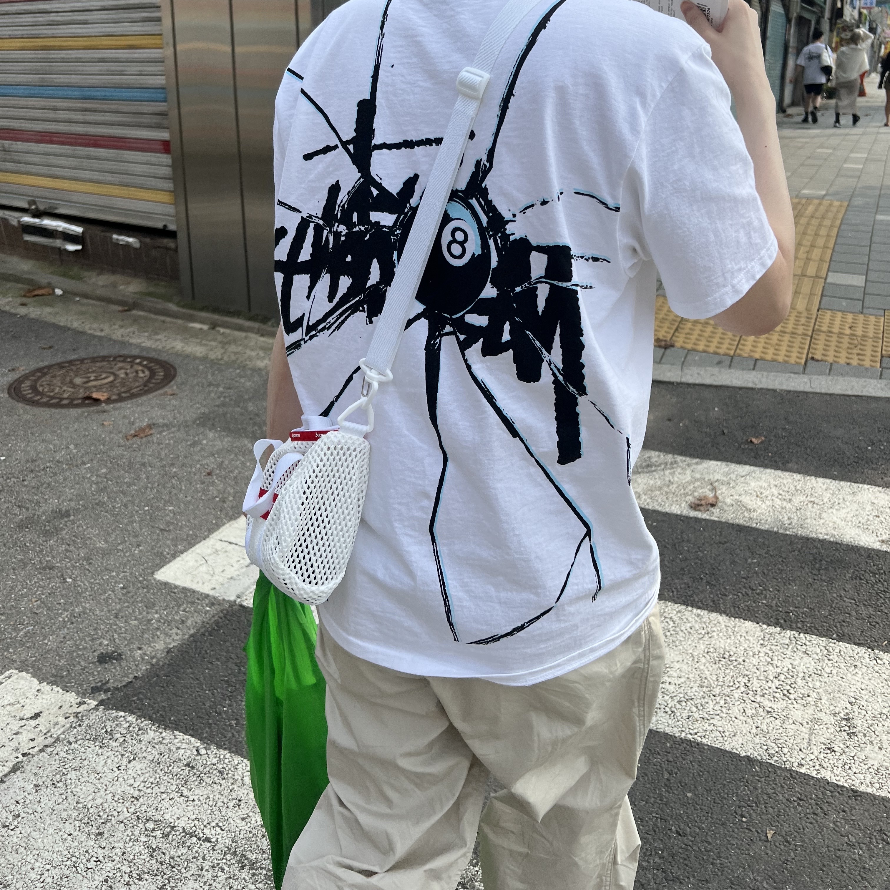 Stussy Shattered T-Shirt White, Supreme Mesh Mini Duffle Bag White - 23SS 착용 스타일