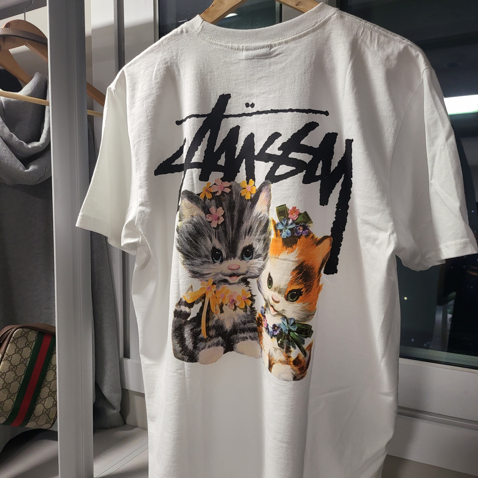 Stussy Kittens T-Shirt White 착용 스타일