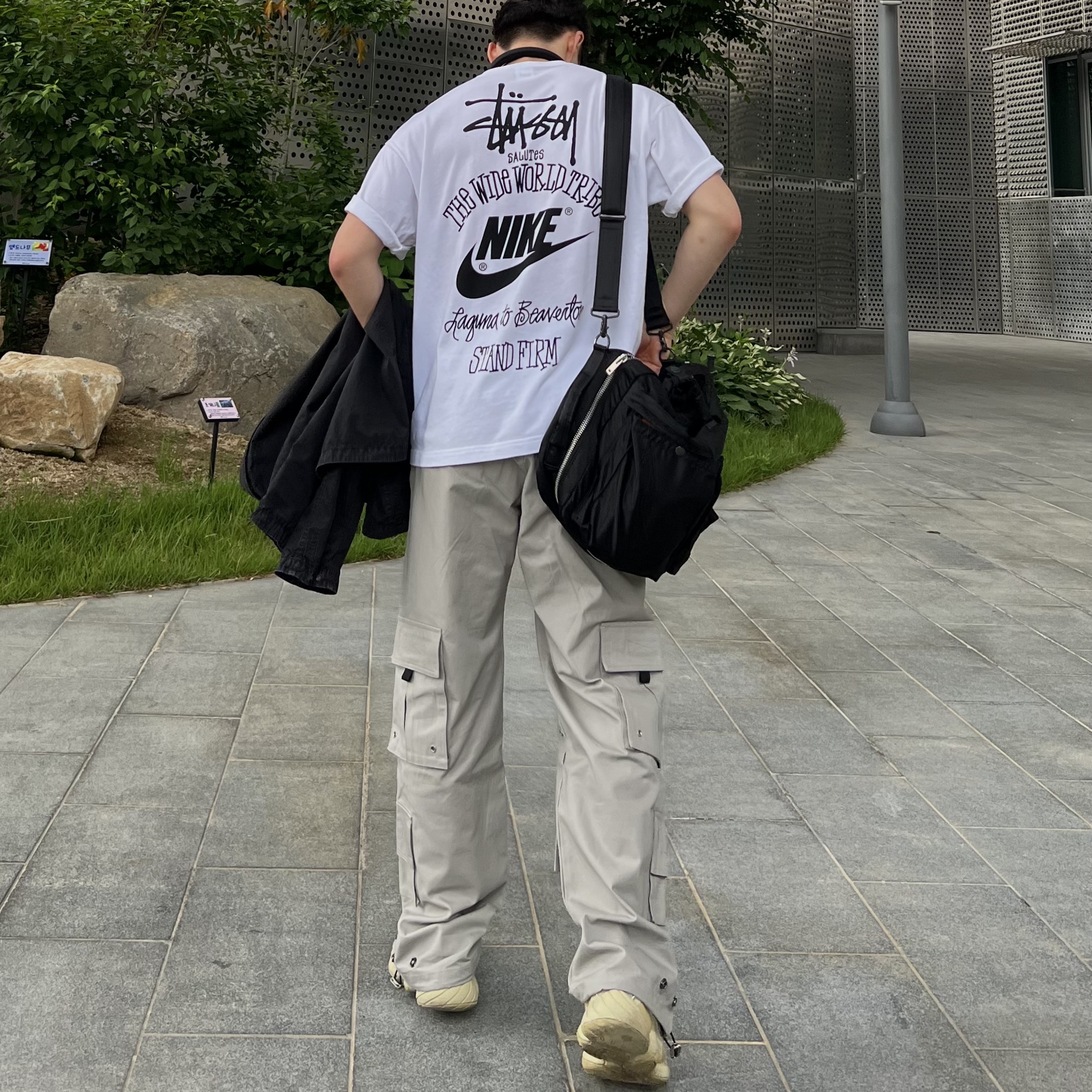 Nike x Stussy T-Shirt White (DV1774-100), Porter Tanker 3Way Briefcase Black 착용 스타일