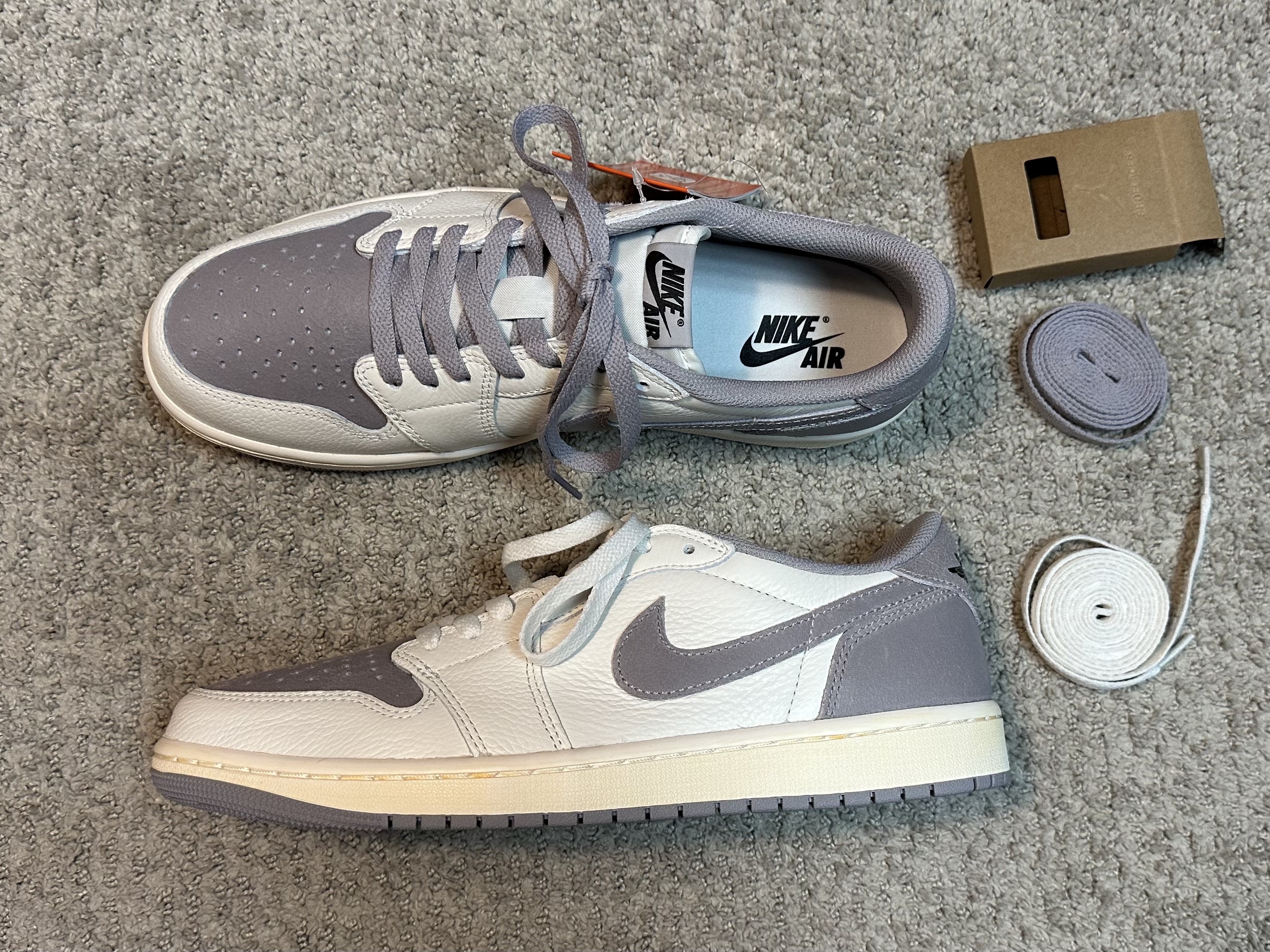 Jordan 1 Retro Low OG Atmosphere Grey 착용 스타일 - 2