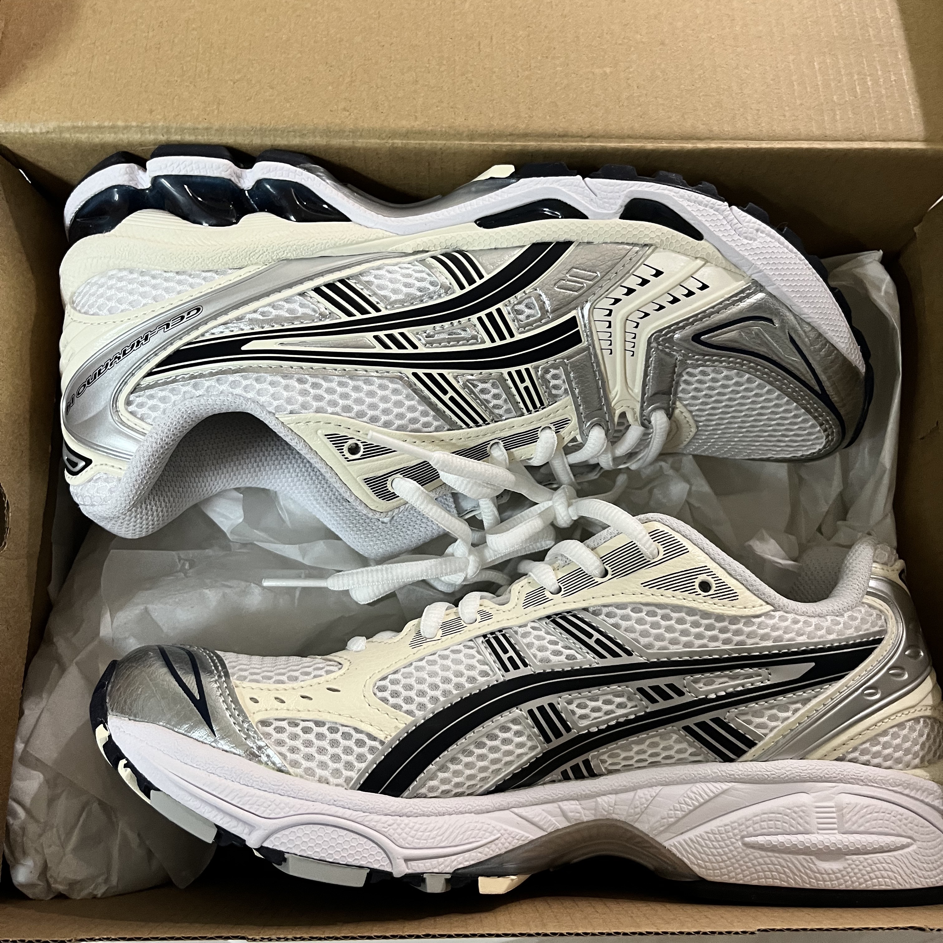 (W) Asics Gel-Kayano 14 White Midnight 착용 스타일