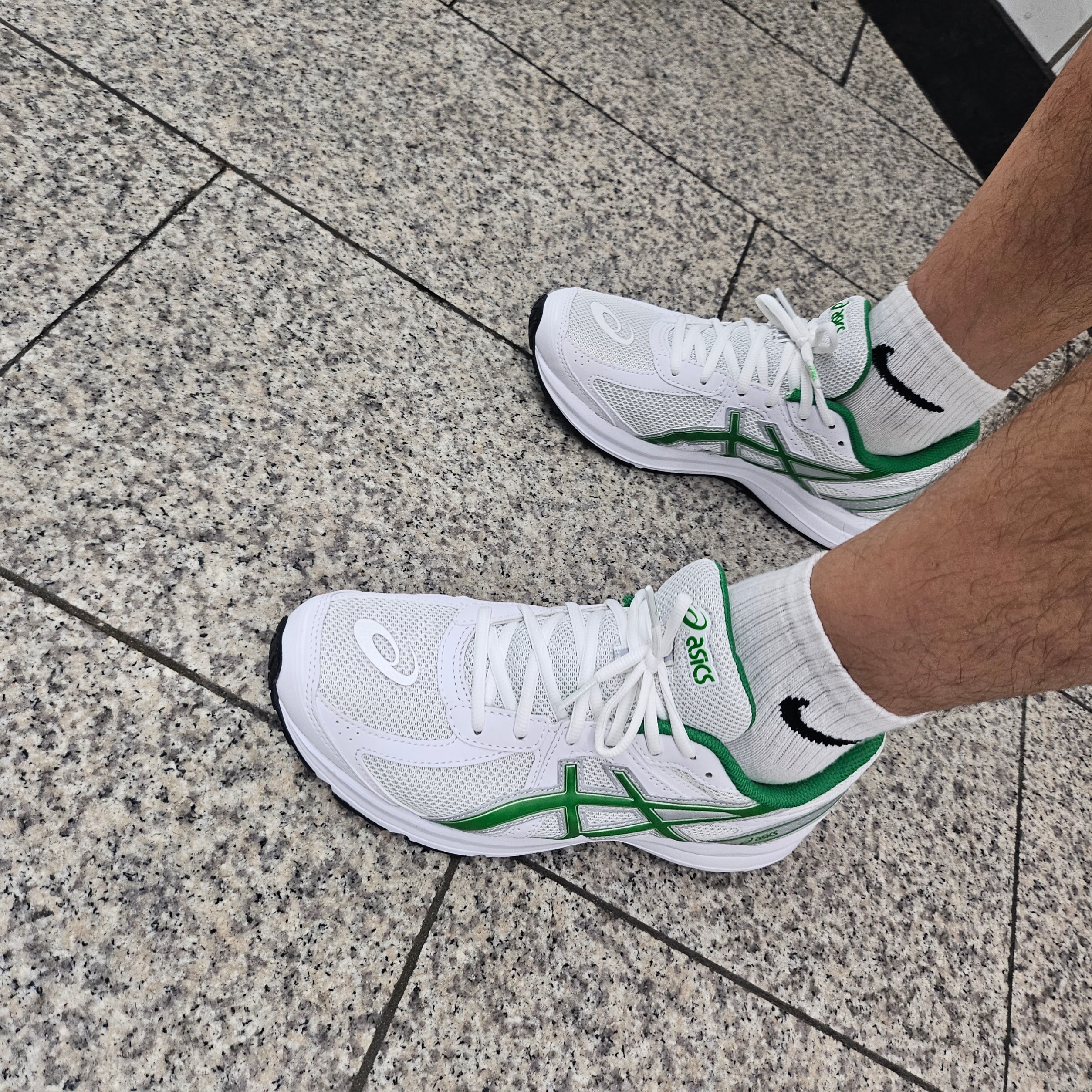 Asics Jog 100 S White Green - 2E Wide 착용 스타일