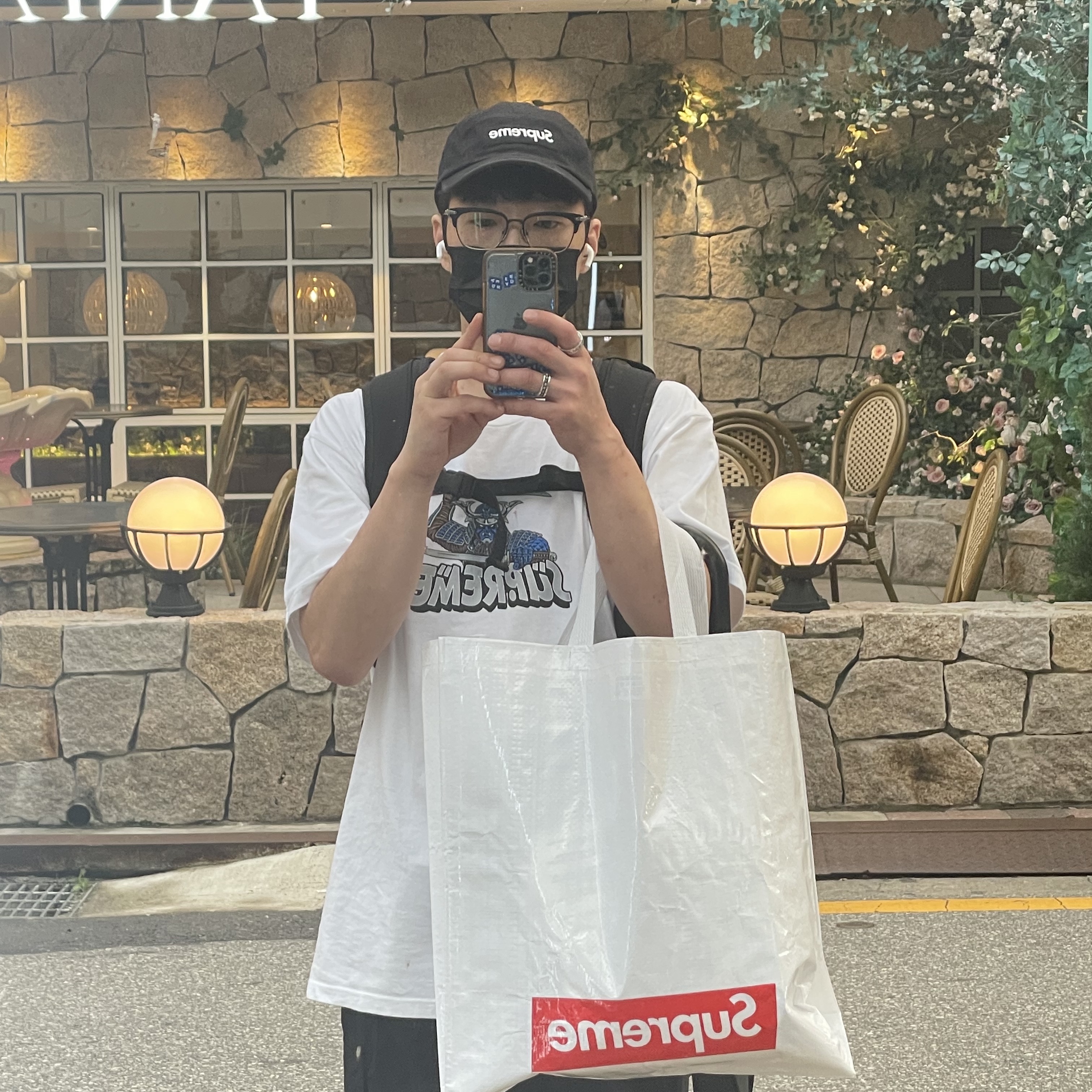 Supreme Washed Chino Twill Camp Cap Black, Supreme Backpack Black - 20FW 착용 스타일 - 1