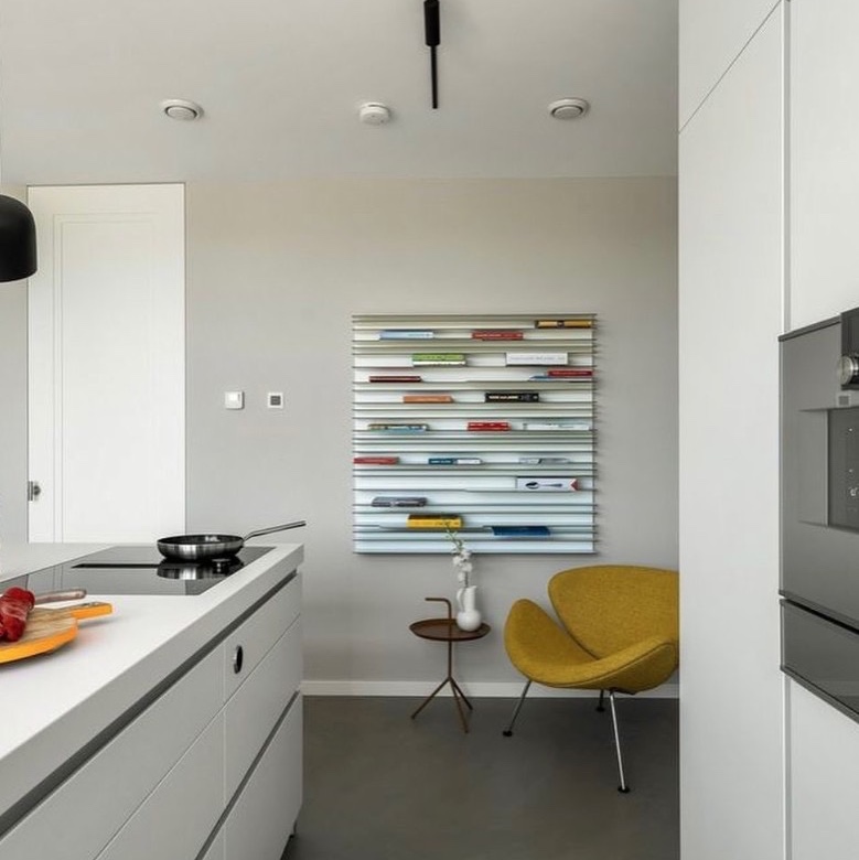 Spectrum Paperback Wallsystem 120cm White 착용 스타일