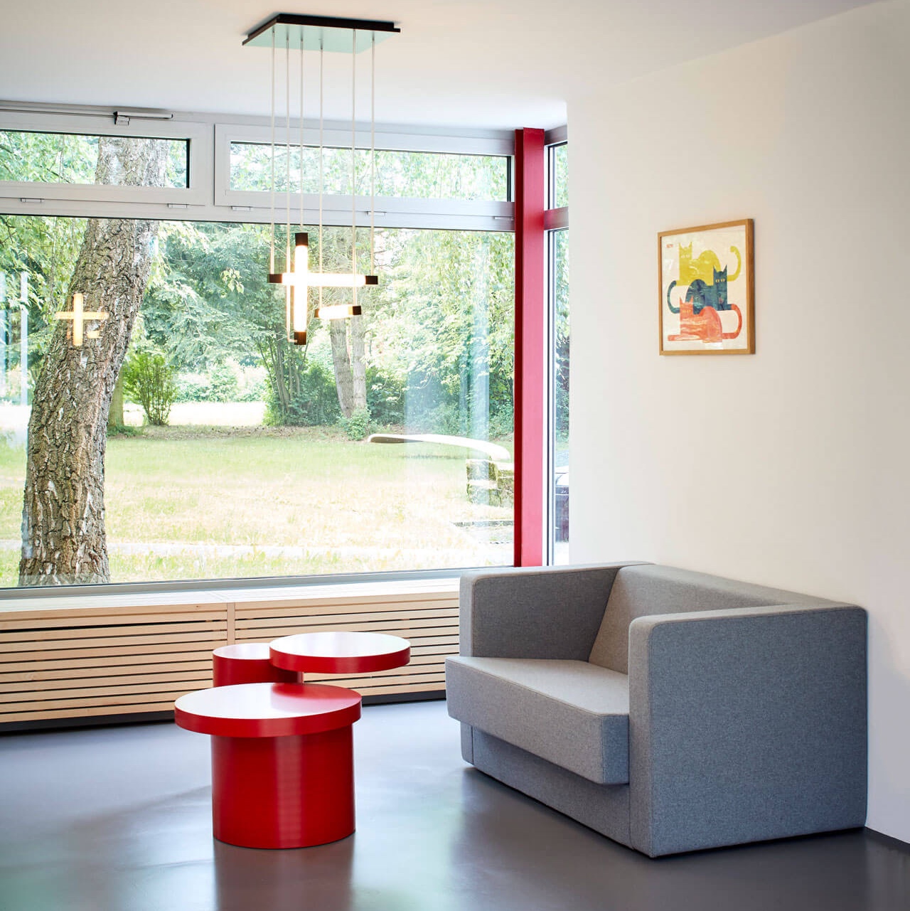 Tecta K8A Couch Table Red Lacquered 착용 스타일